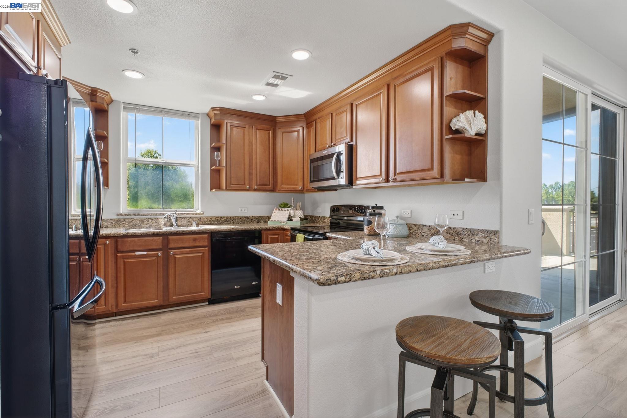 Detail Gallery Image 11 of 55 For 600 S Abel St #214,  Milpitas,  CA 95035 - 3 Beds | 2 Baths