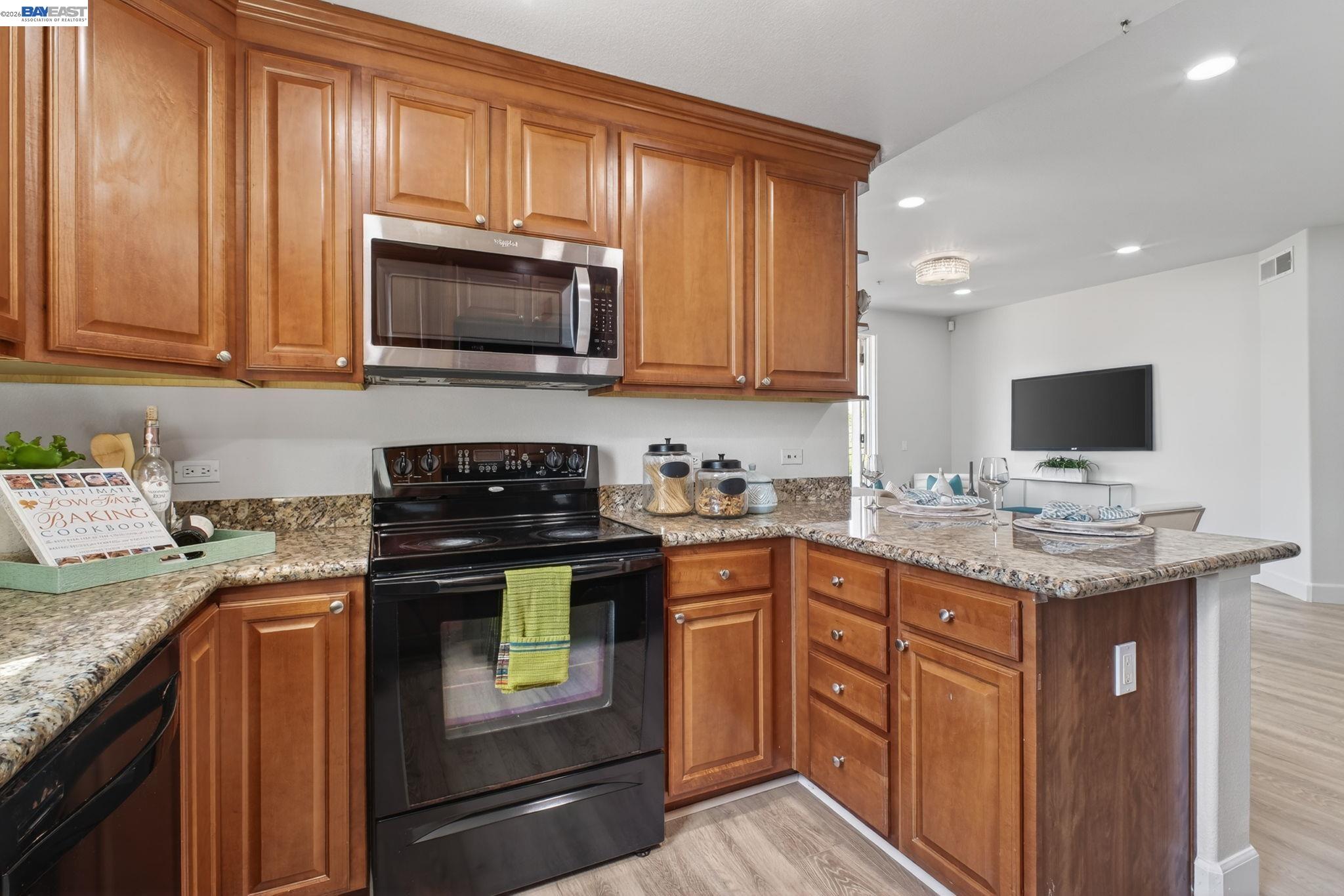 Detail Gallery Image 14 of 55 For 600 S Abel St #214,  Milpitas,  CA 95035 - 3 Beds | 2 Baths