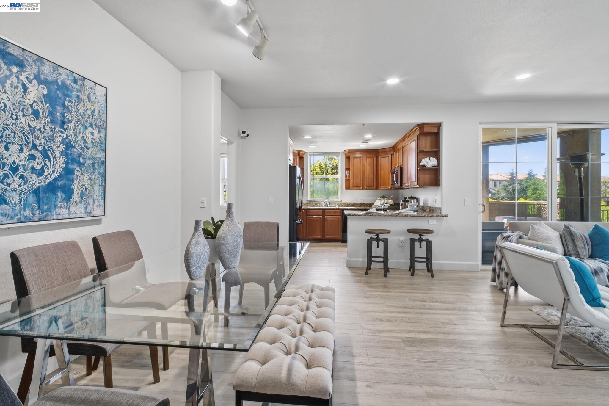 Detail Gallery Image 4 of 55 For 600 S Abel St #214,  Milpitas,  CA 95035 - 3 Beds | 2 Baths