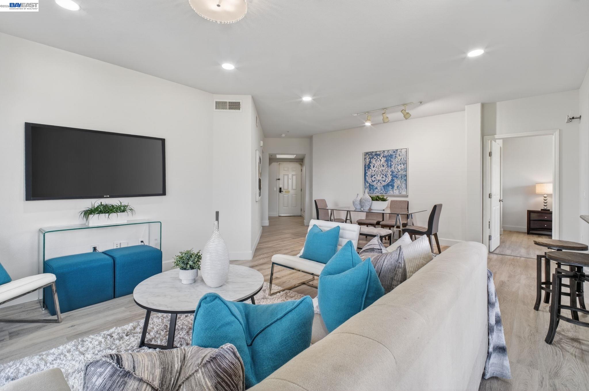 Detail Gallery Image 5 of 55 For 600 S Abel St #214,  Milpitas,  CA 95035 - 3 Beds | 2 Baths