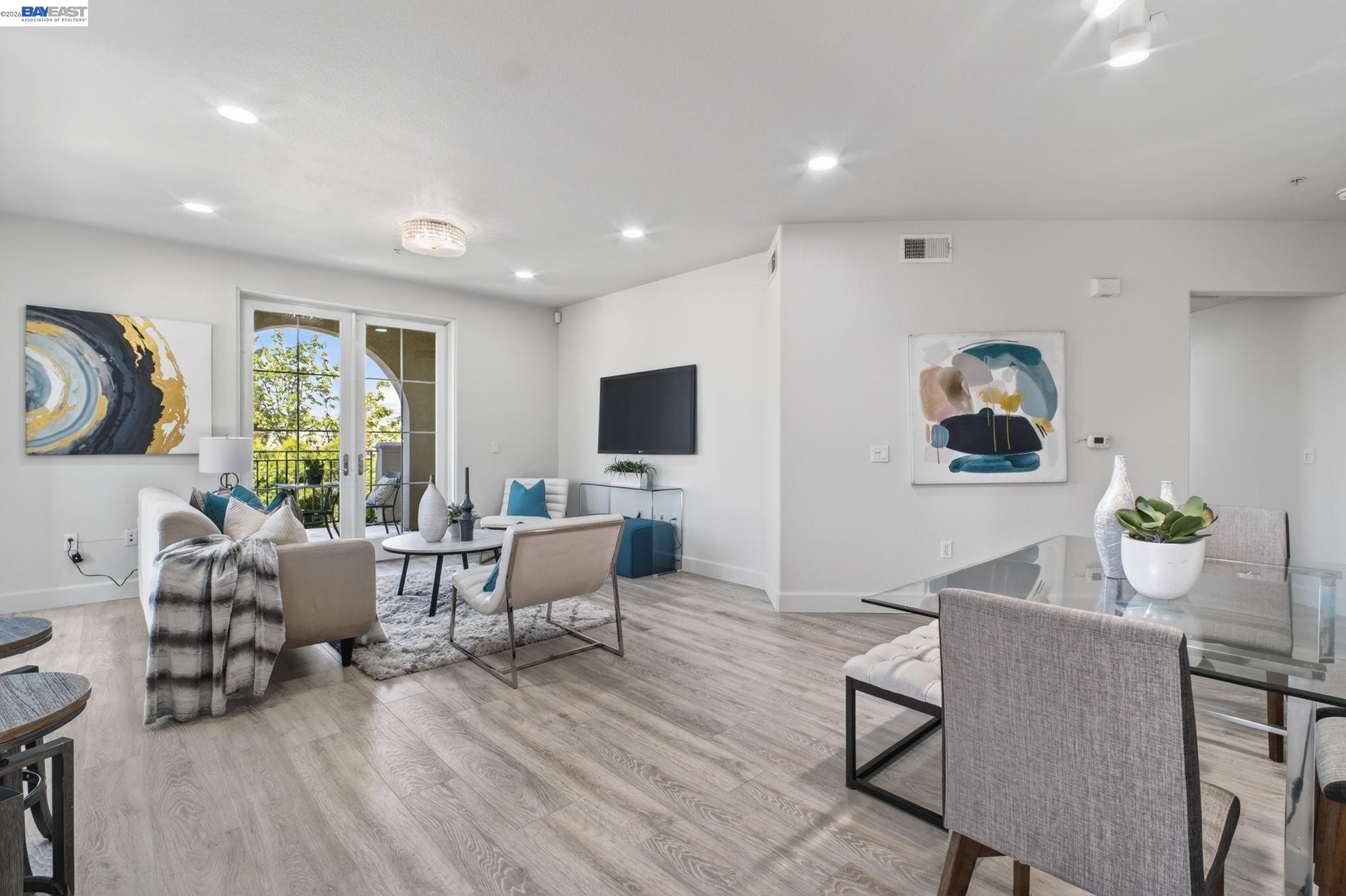 Detail Gallery Image 6 of 55 For 600 S Abel St #214,  Milpitas,  CA 95035 - 3 Beds | 2 Baths