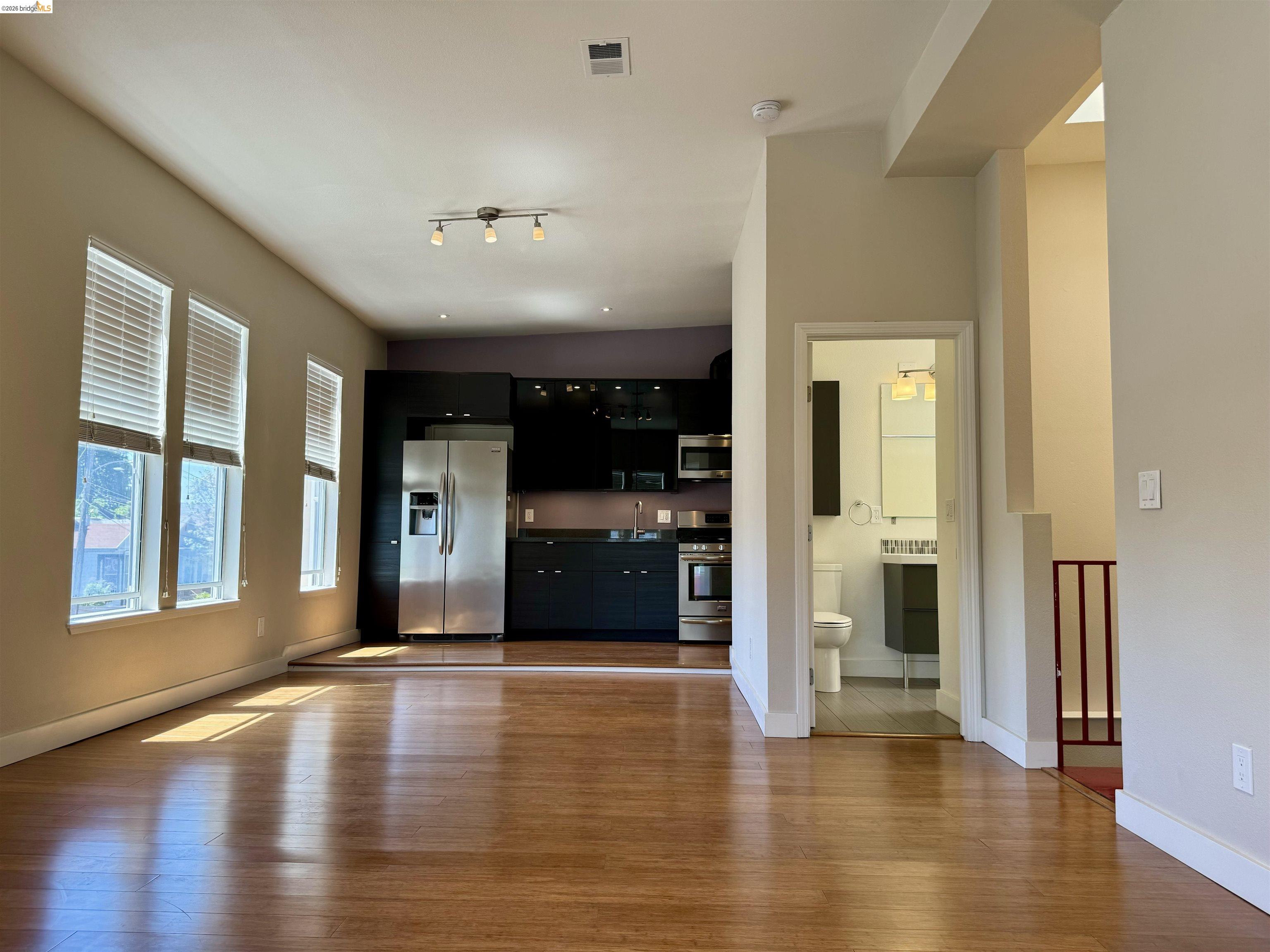 Detail Gallery Image 18 of 51 For 2401 San Pablo Ave, Oakland,  CA 94612 - – Beds | – Baths