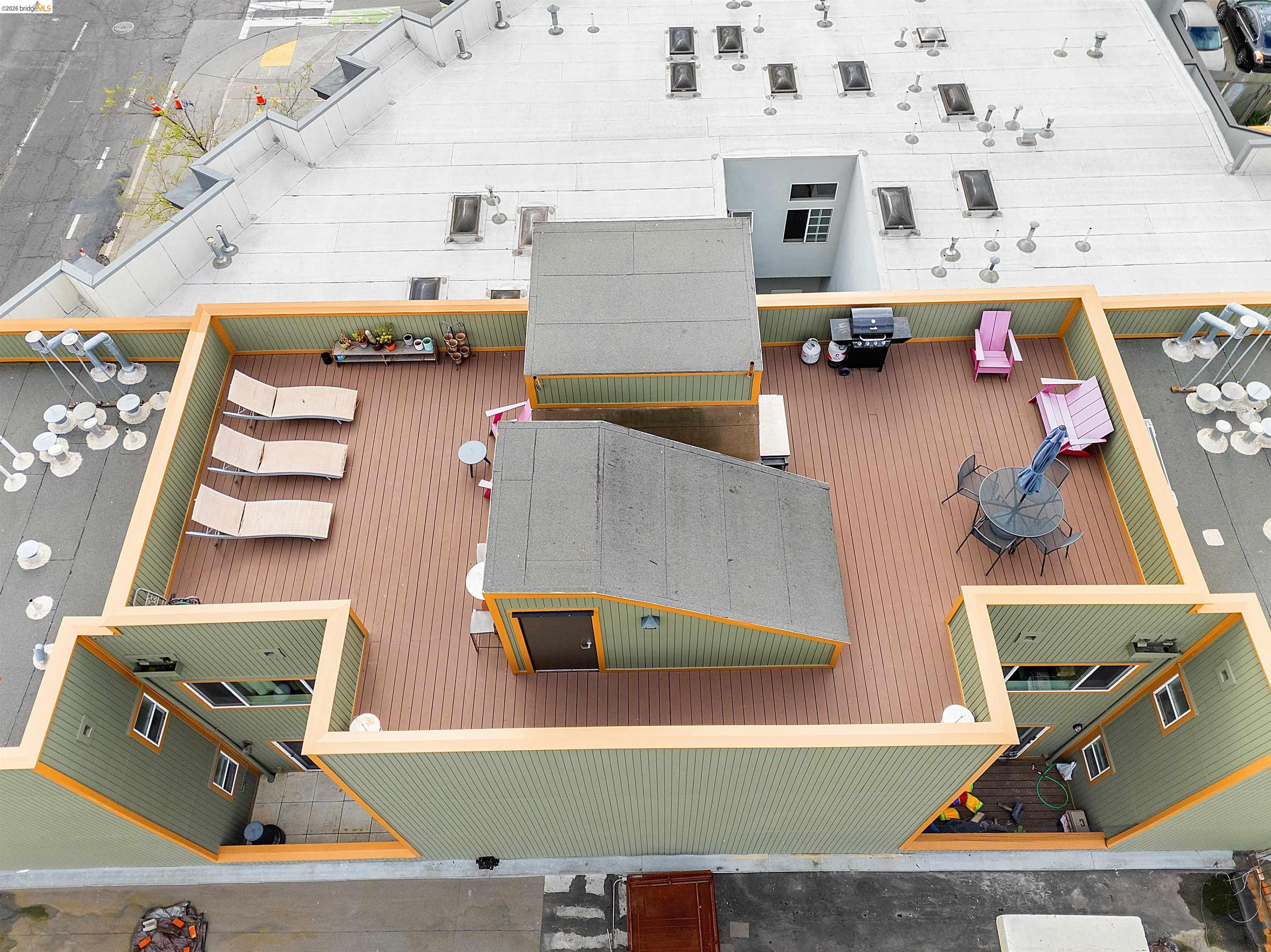 Detail Gallery Image 5 of 33 For 2415 San Pablo Ave, Oakland,  CA 94612 - – Beds | – Baths