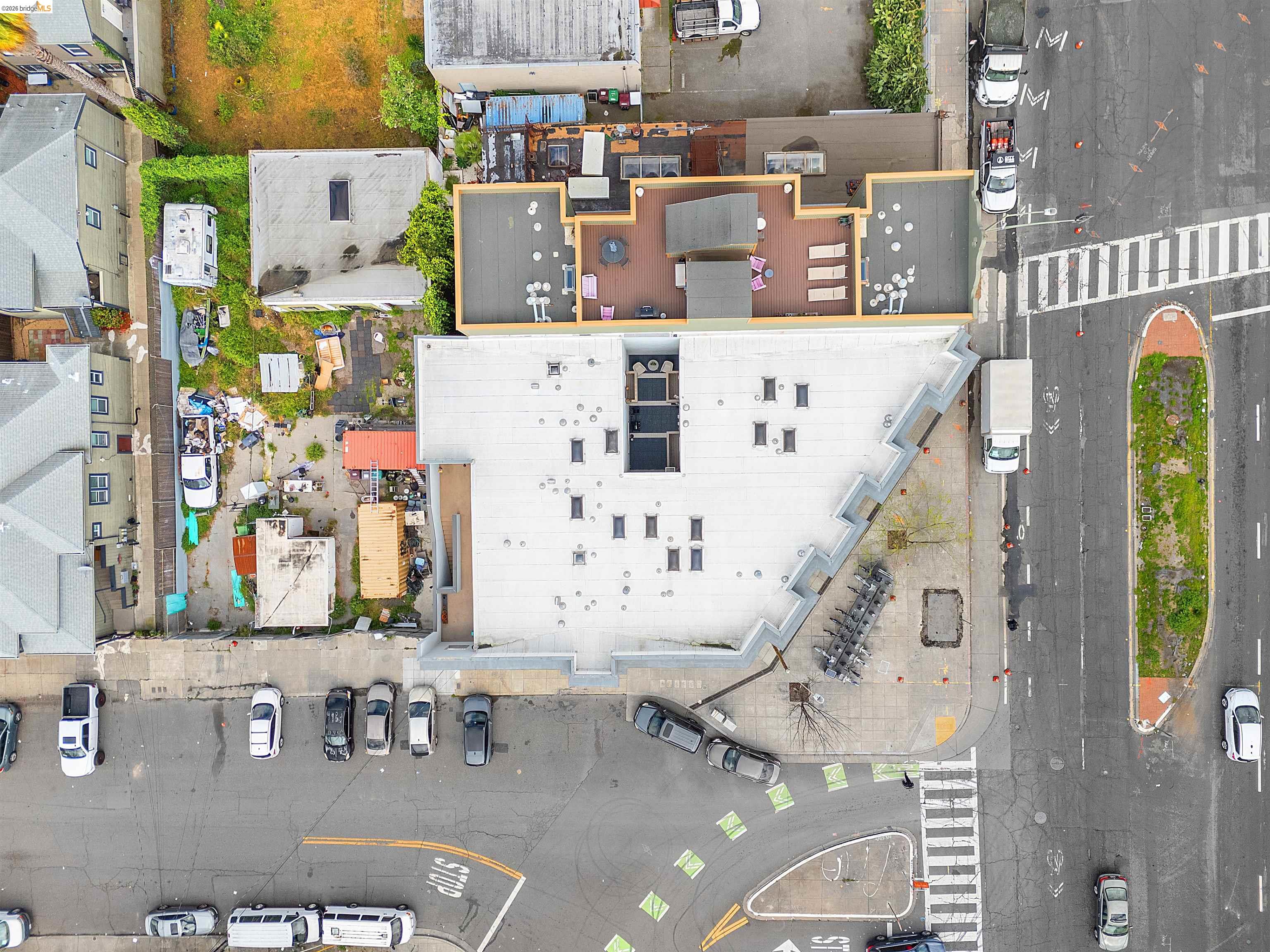 Detail Gallery Image 8 of 8 For 2401 - 2415 San Pablo Ave, Oakland,  CA 94612 - – Beds | – Baths