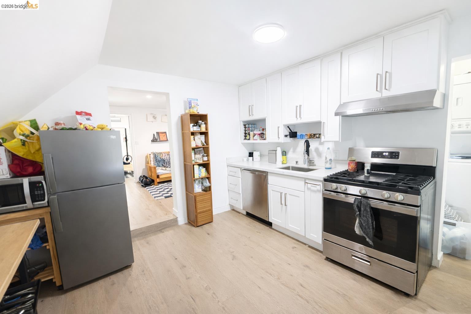 Detail Gallery Image 13 of 19 For 2045 Emerson St, Berkeley,  CA 94703 - – Beds | – Baths