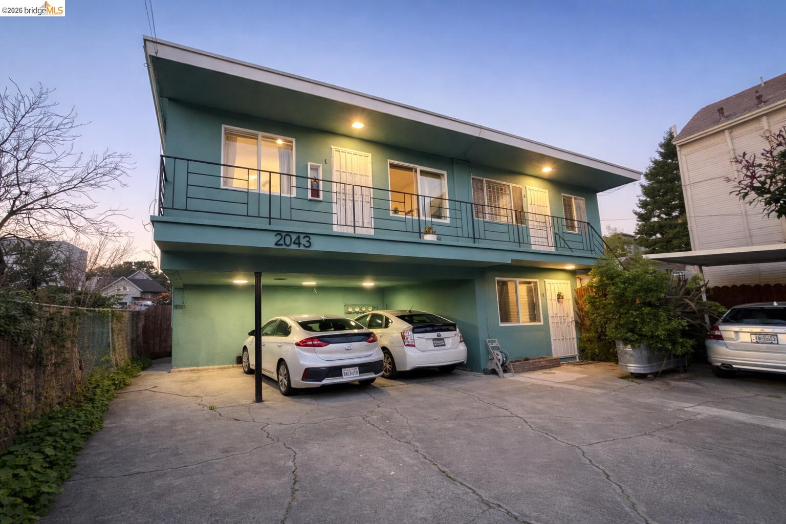 Detail Gallery Image 4 of 19 For 2045 Emerson St, Berkeley,  CA 94703 - – Beds | – Baths