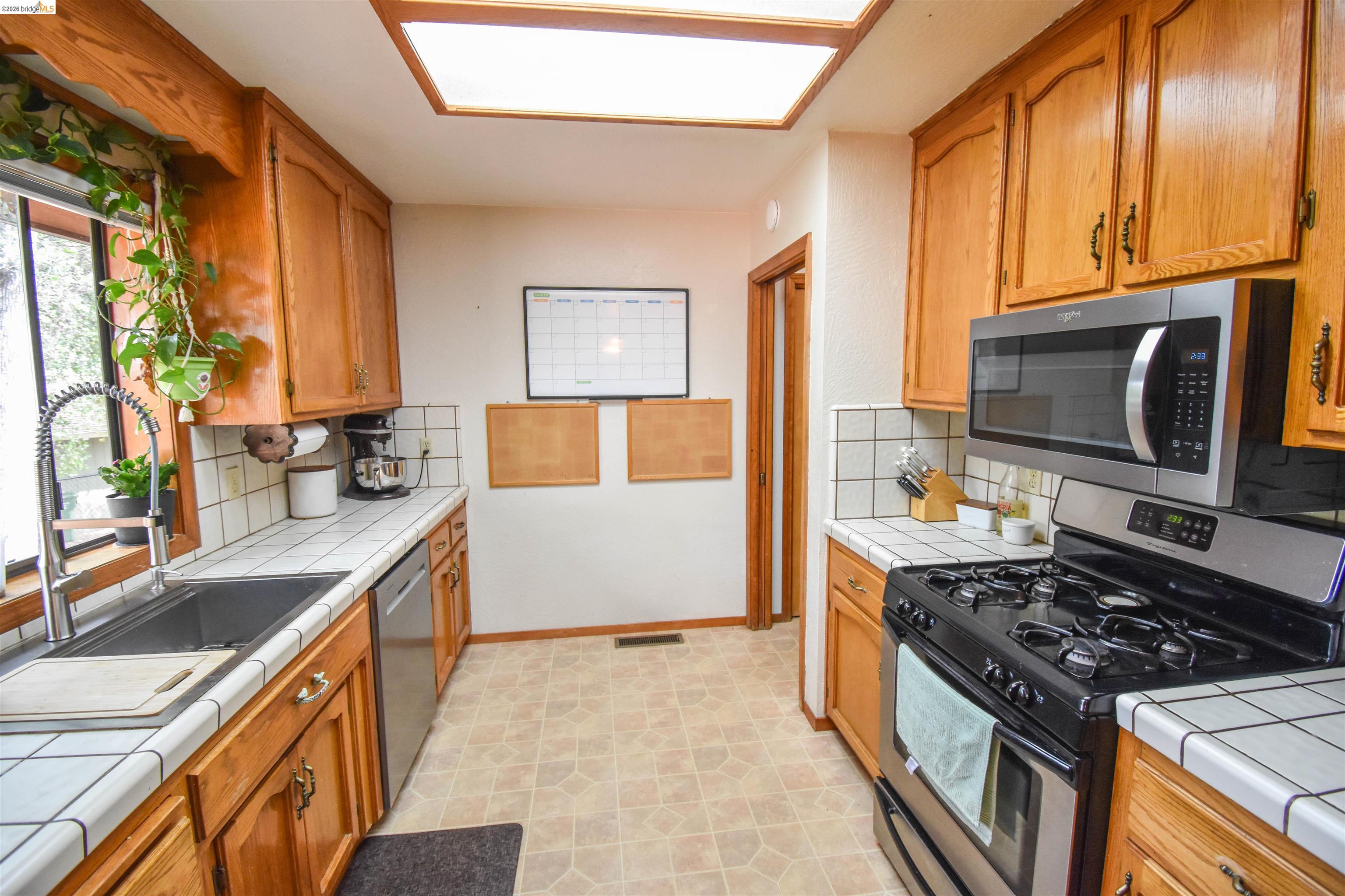 Detail Gallery Image 15 of 44 For 15 Roble Rd, Sonora,  CA 95370 - 3 Beds | 3 Baths