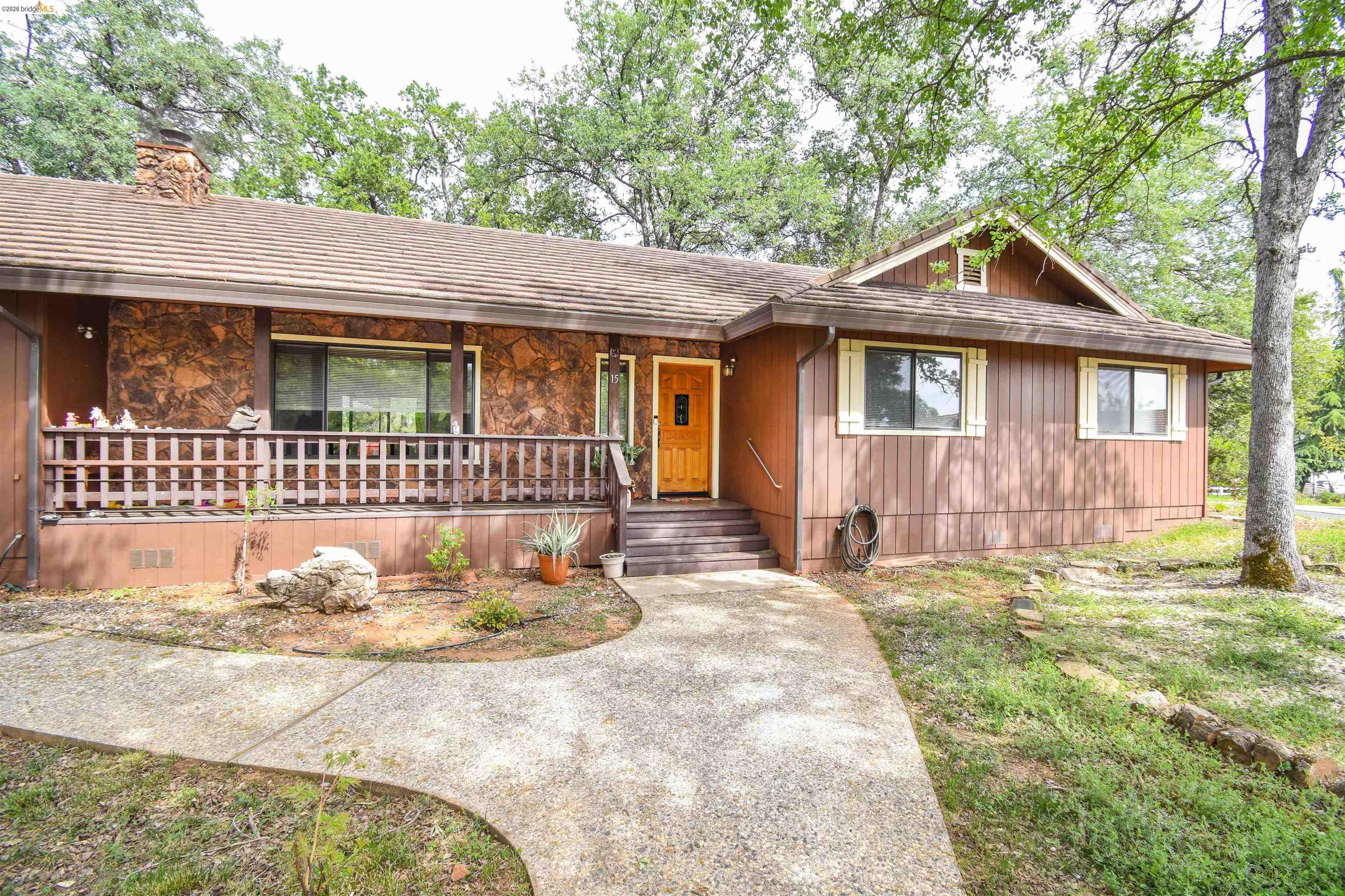 Detail Gallery Image 4 of 44 For 15 Roble Rd, Sonora,  CA 95370 - 3 Beds | 3 Baths