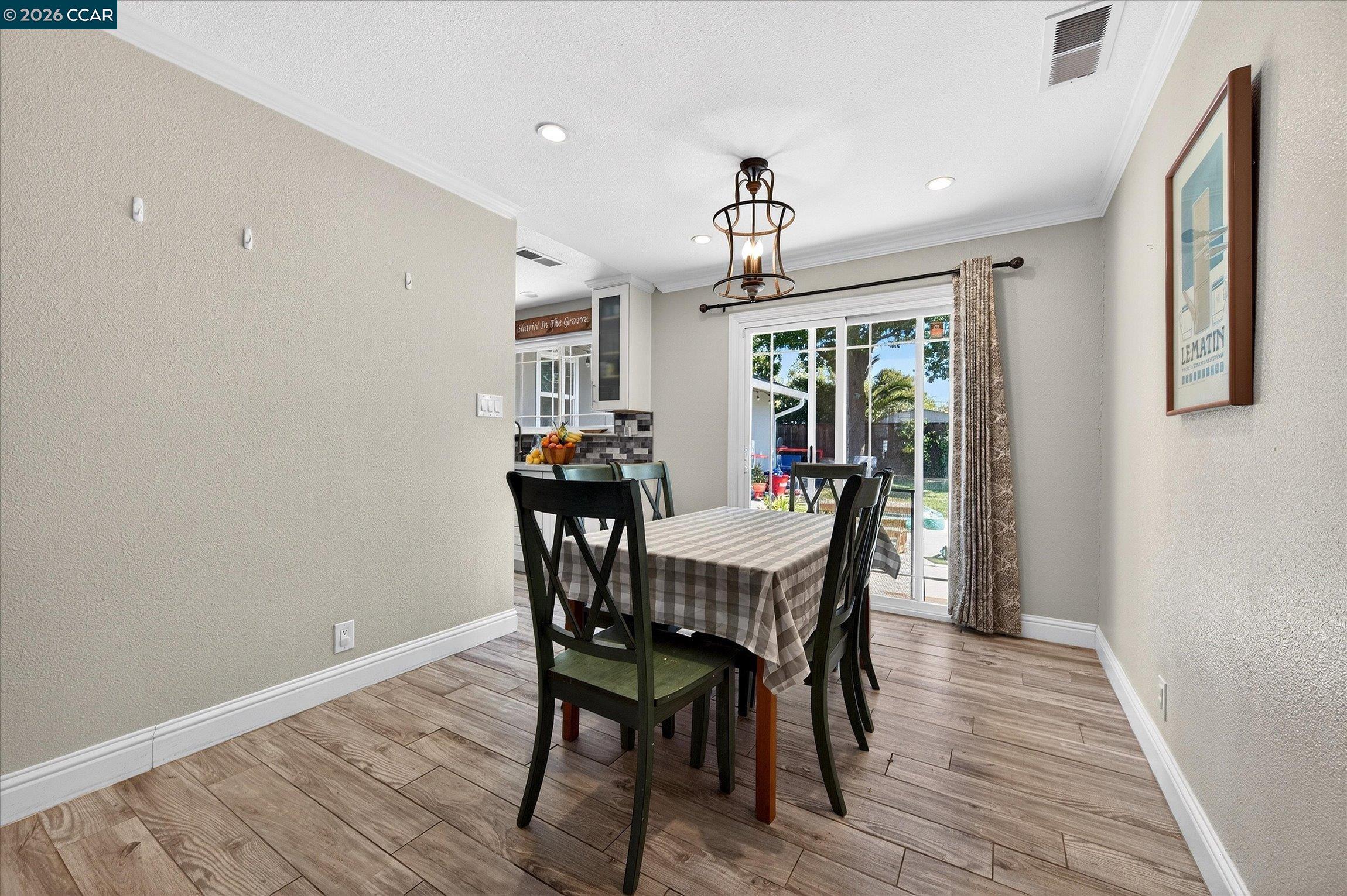 Detail Gallery Image 15 of 27 For 1919 Elinora Dr, Pleasant Hill,  CA 94523 - 4 Beds | 2 Baths