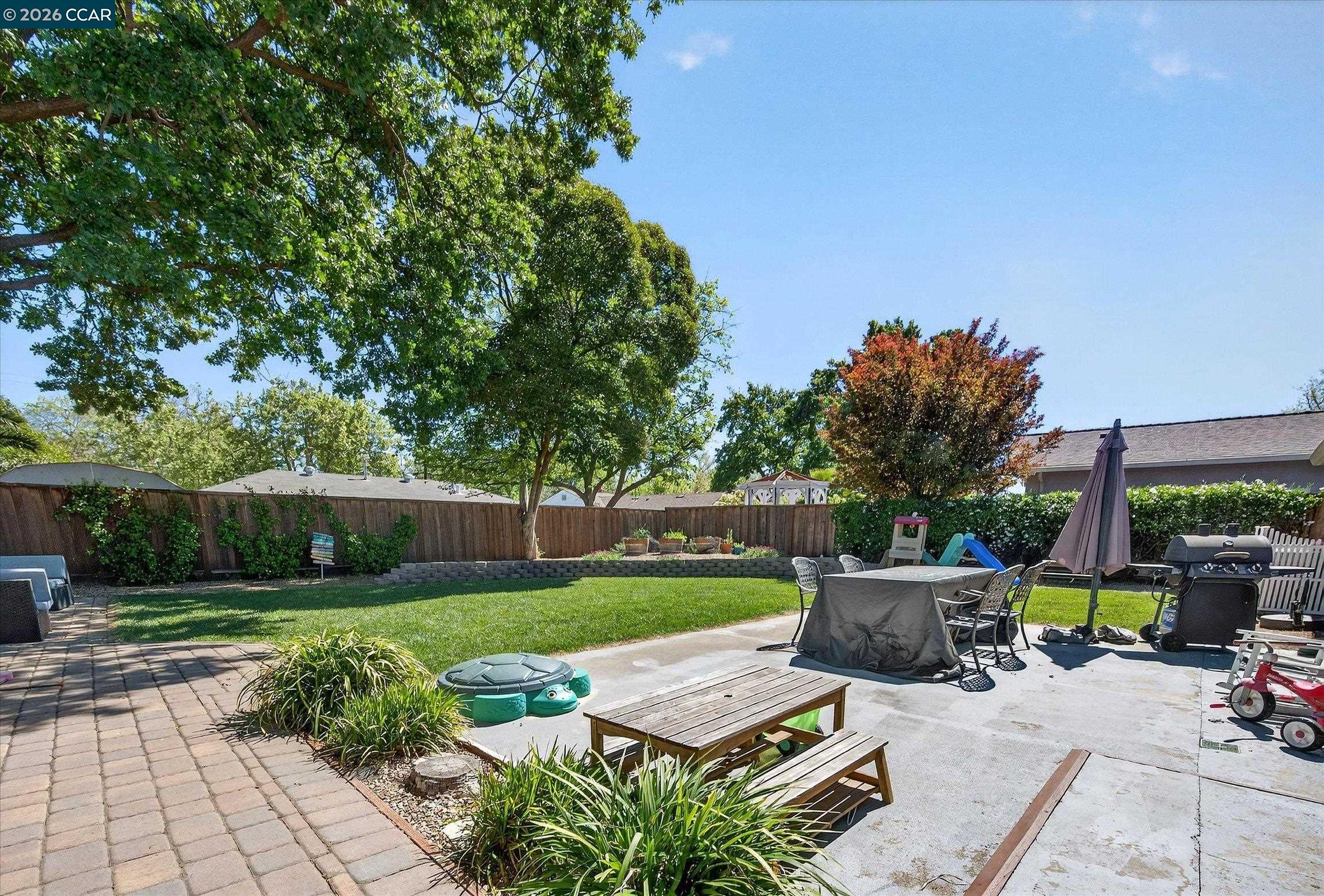 Detail Gallery Image 24 of 27 For 1919 Elinora Dr, Pleasant Hill,  CA 94523 - 4 Beds | 2 Baths