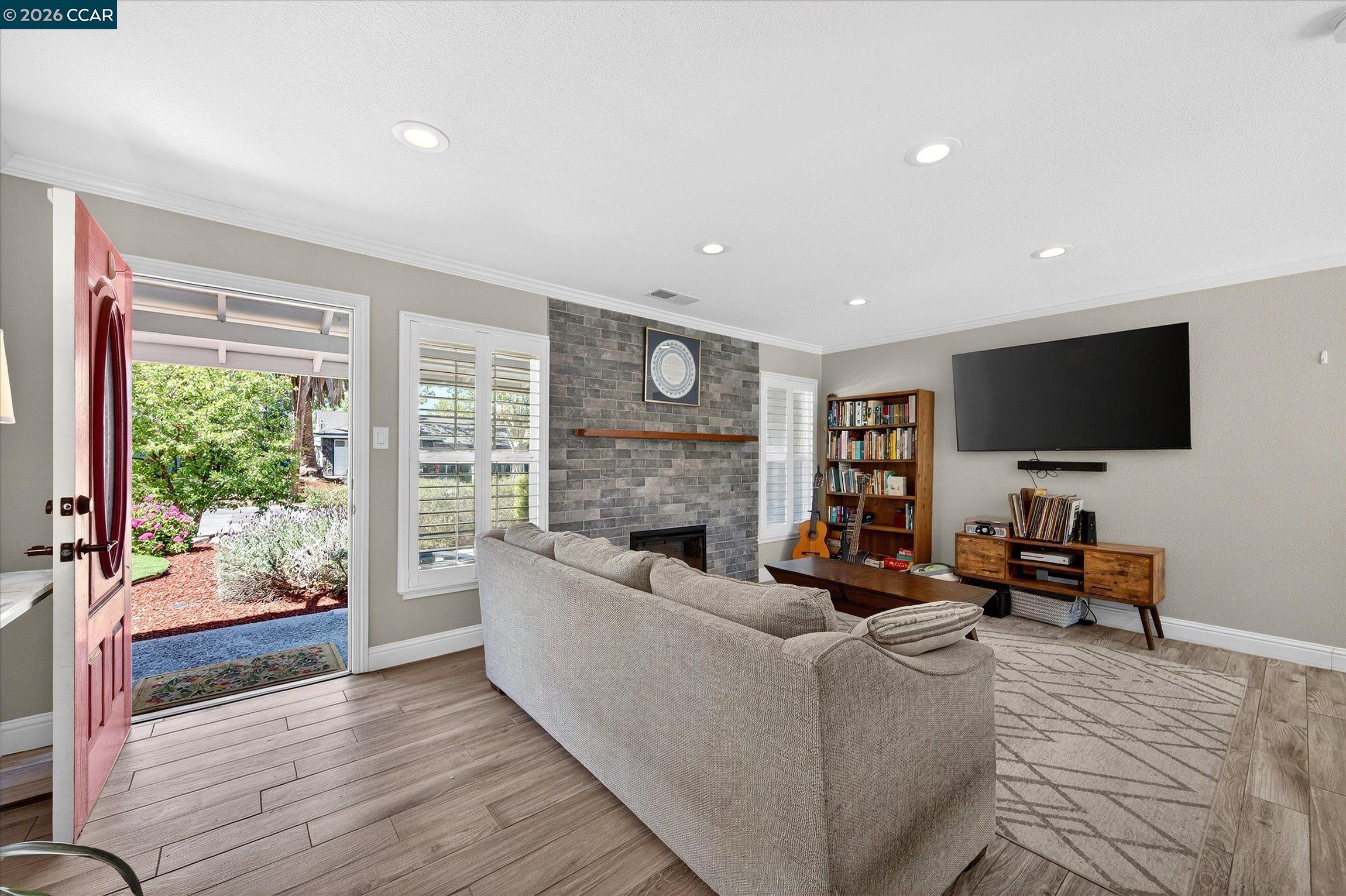 Detail Gallery Image 6 of 27 For 1919 Elinora Dr, Pleasant Hill,  CA 94523 - 4 Beds | 2 Baths