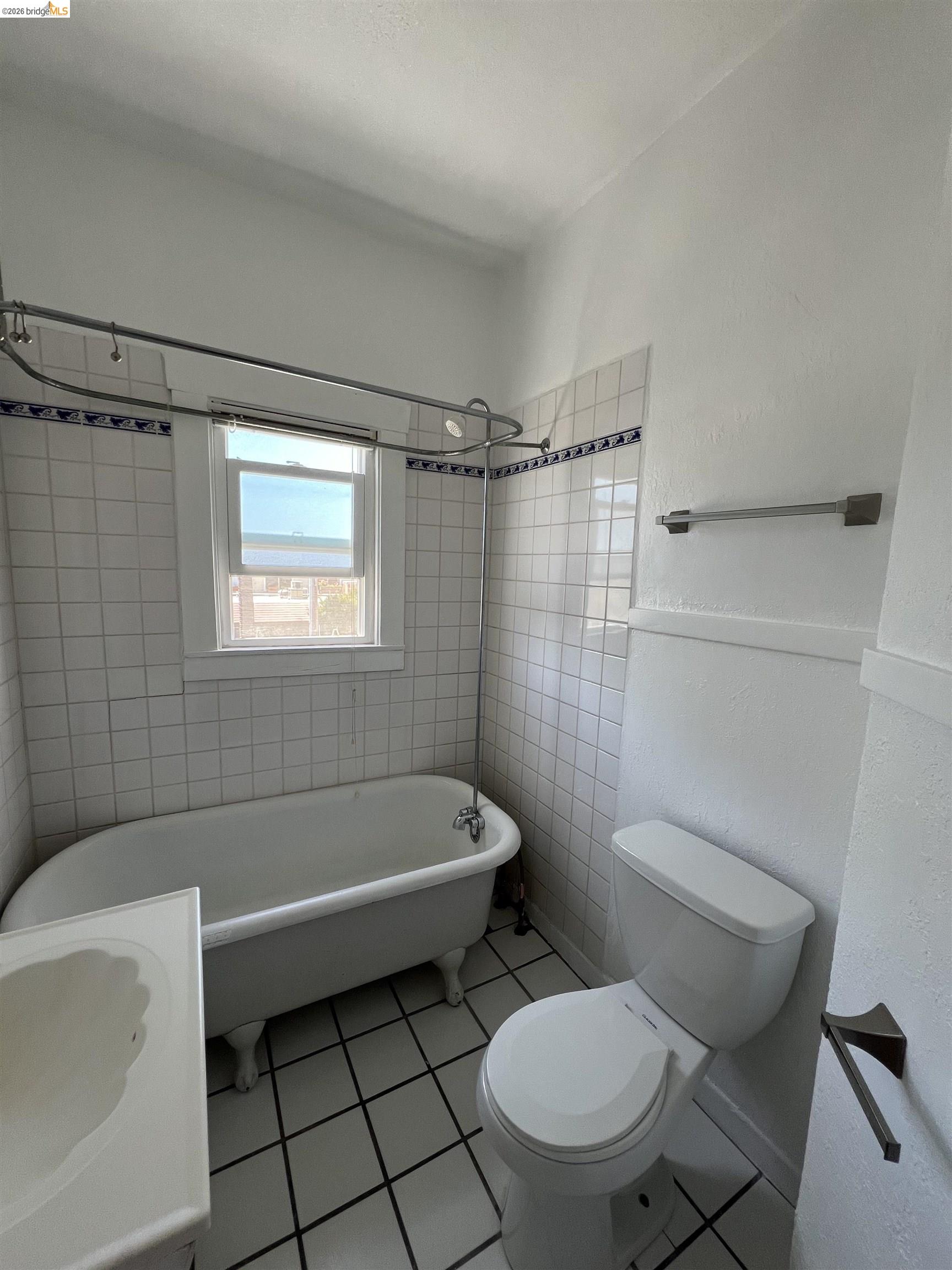Detail Gallery Image 4 of 4 For 2249 Spaulding Ave #4,  Berkeley,  CA 94703 - 1 Beds | 1 Baths