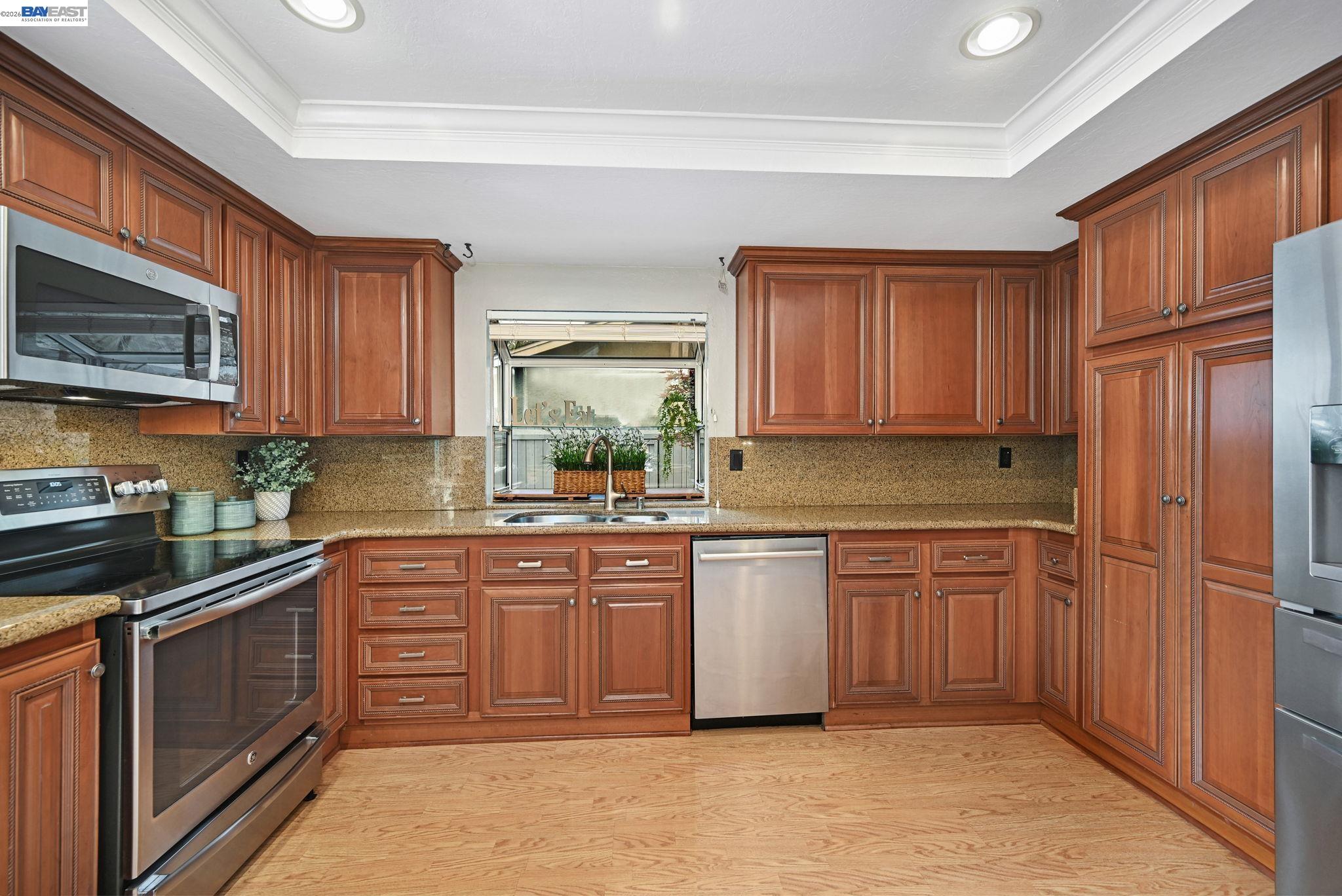 Detail Gallery Image 8 of 38 For 15 Pamplona Court, San Ramon,  CA 94583 - 4 Beds | 3 Baths