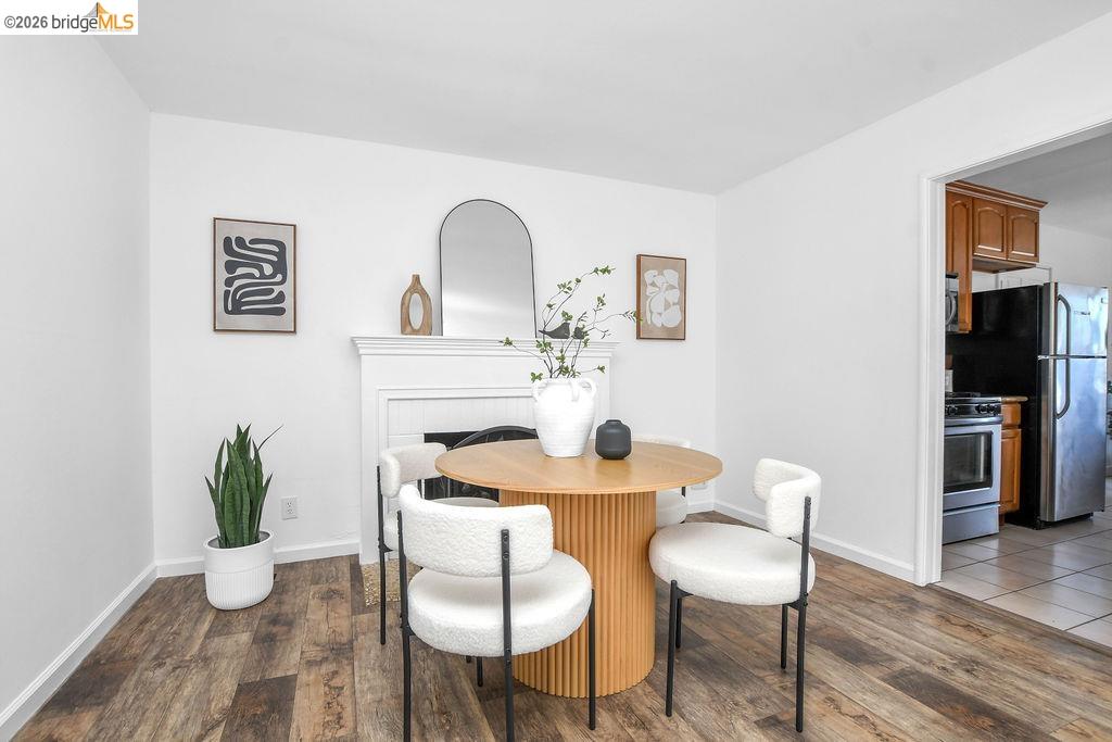 Detail Gallery Image 5 of 12 For 2560 Chanslor Ave, Richmond,  CA 94804 - 2 Beds | 1 Baths