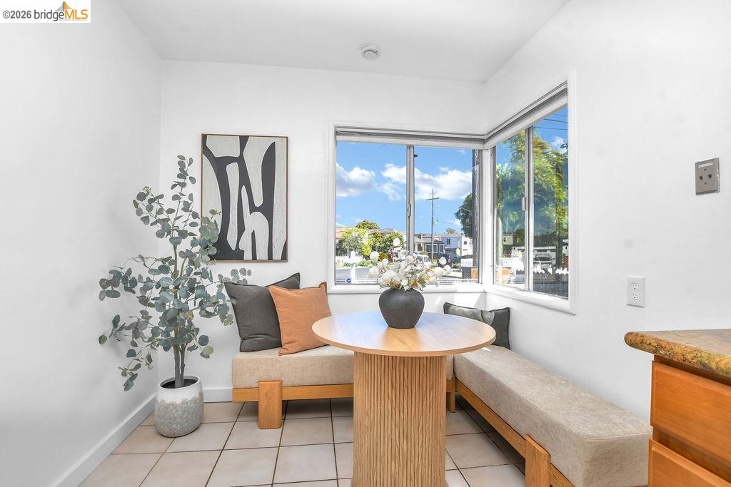 Detail Gallery Image 7 of 12 For 2560 Chanslor Ave, Richmond,  CA 94804 - 2 Beds | 1 Baths