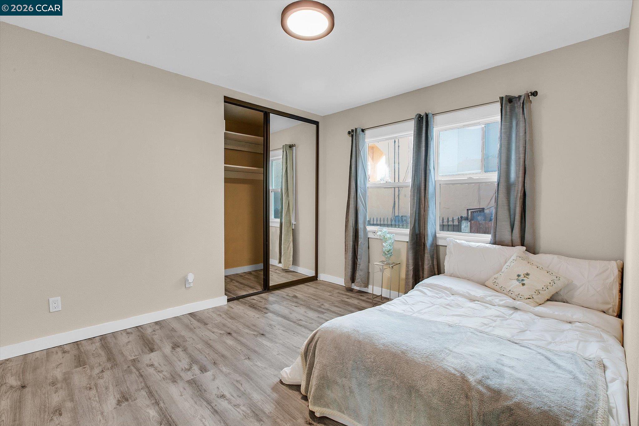 Detail Gallery Image 16 of 33 For 2027 83rd Ave, Oakland,  CA 94621 - 2 Beds | 2 Baths