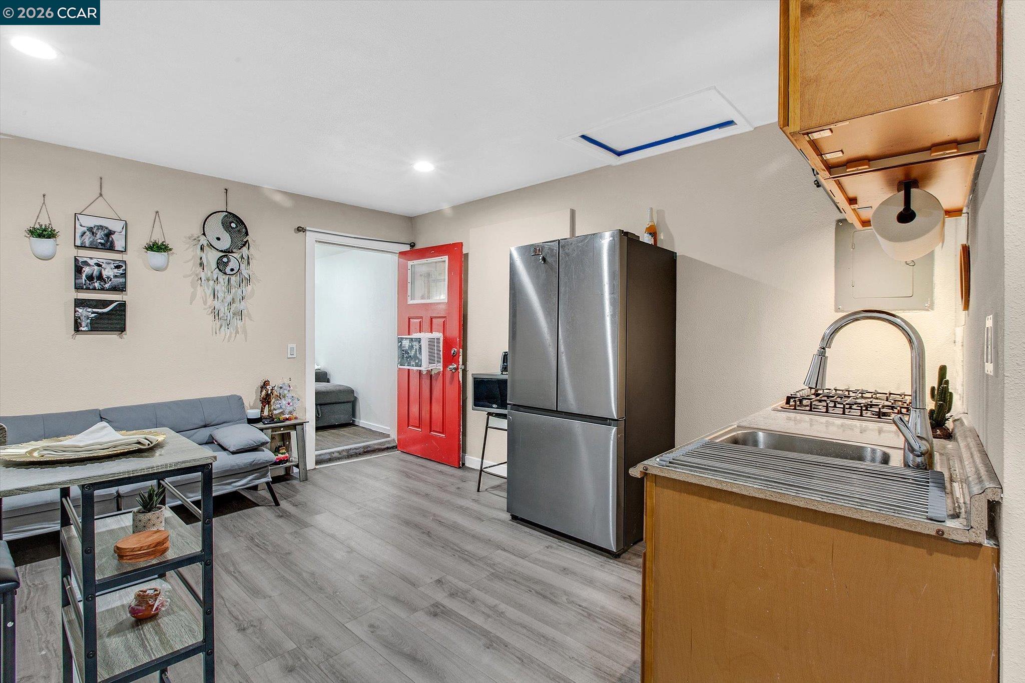 Detail Gallery Image 27 of 33 For 2027 83rd Ave, Oakland,  CA 94621 - 2 Beds | 2 Baths