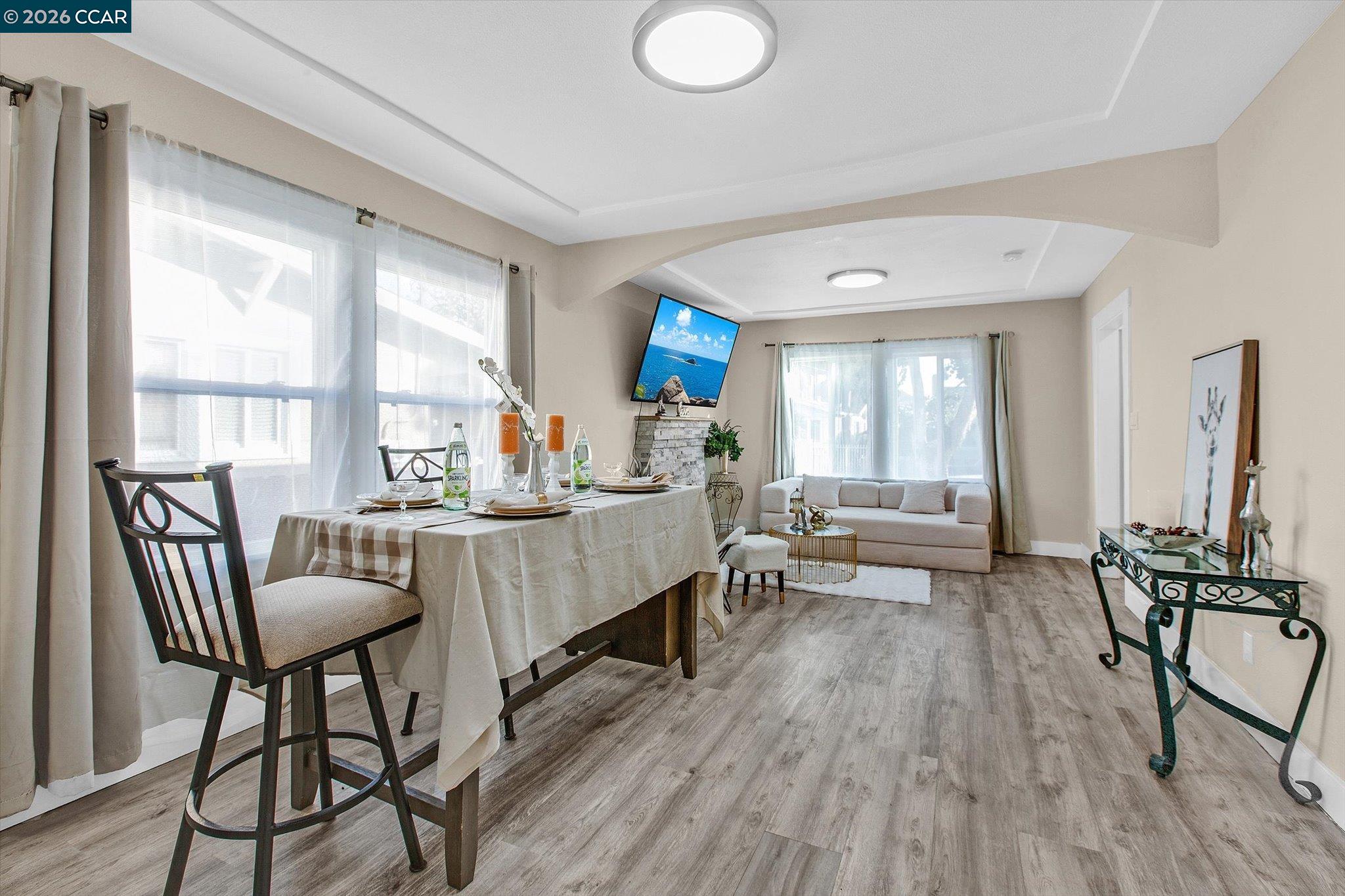 Detail Gallery Image 6 of 33 For 2027 83rd Ave, Oakland,  CA 94621 - 2 Beds | 2 Baths