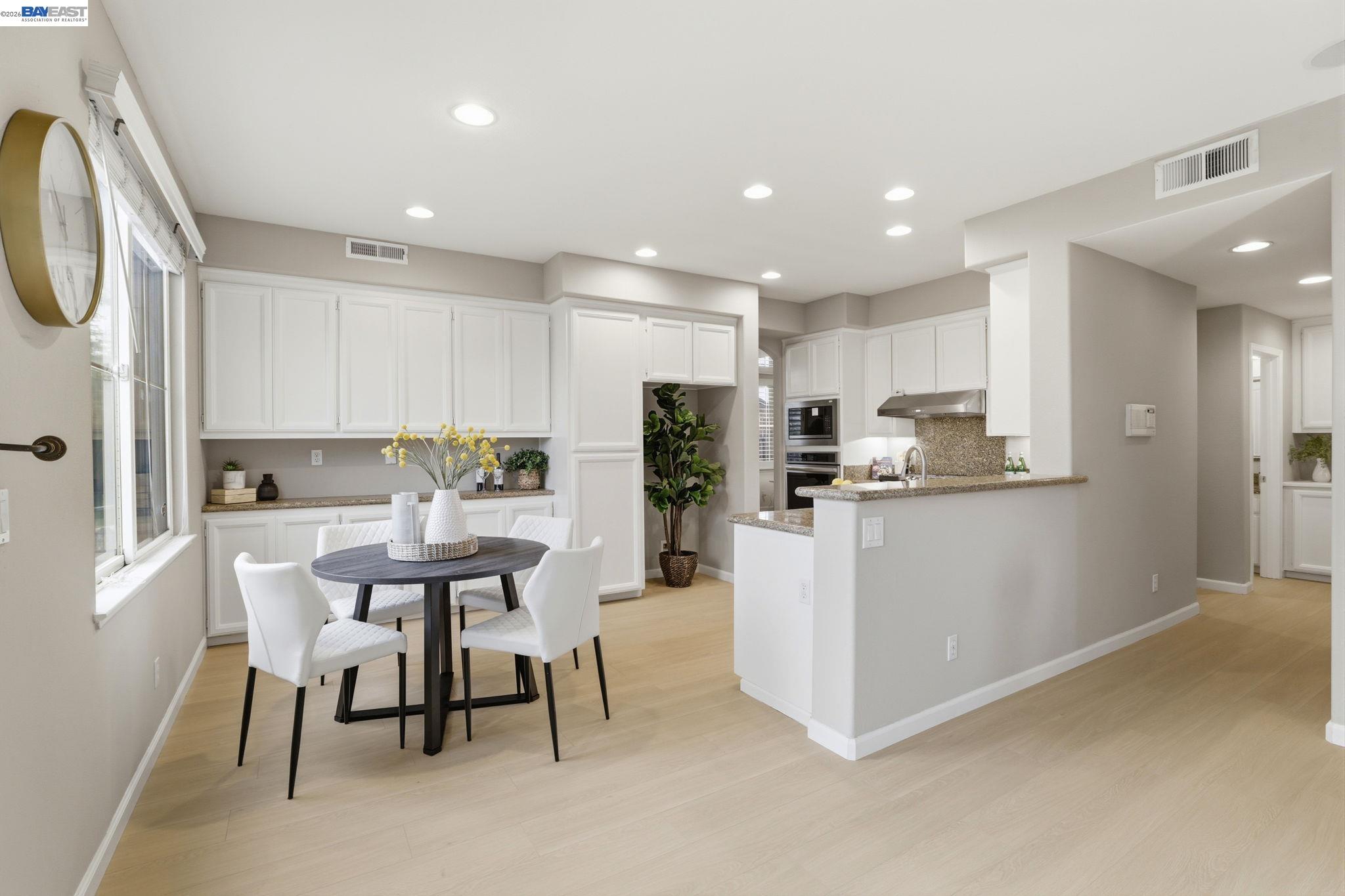 Detail Gallery Image 12 of 53 For 690 Kraftile Ct., Fremont,  CA 94536 - 5 Beds | 3 Baths