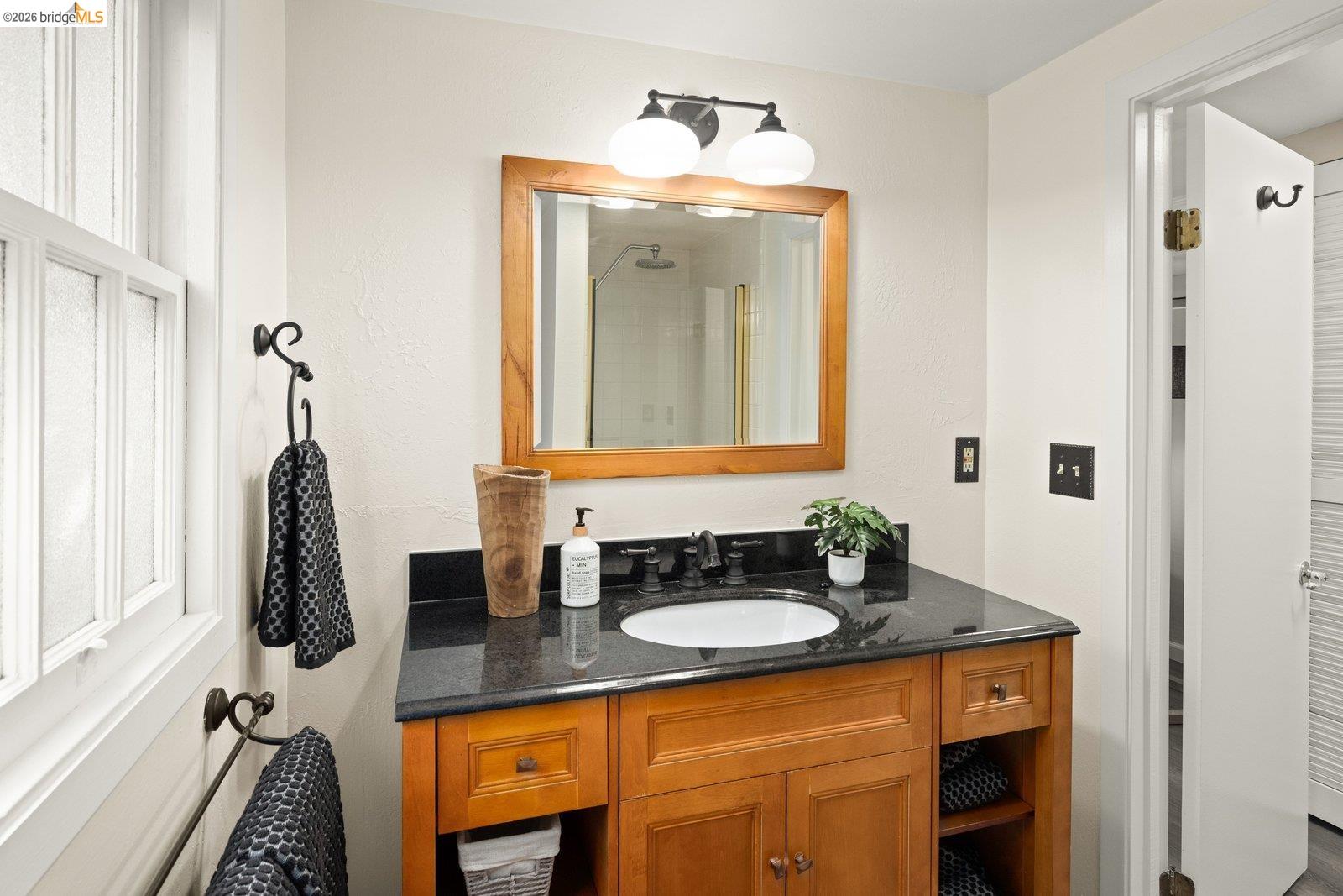 Detail Gallery Image 17 of 39 For 860 Superior Ave, San Leandro,  CA 94577 - 3 Beds | 1/1 Baths