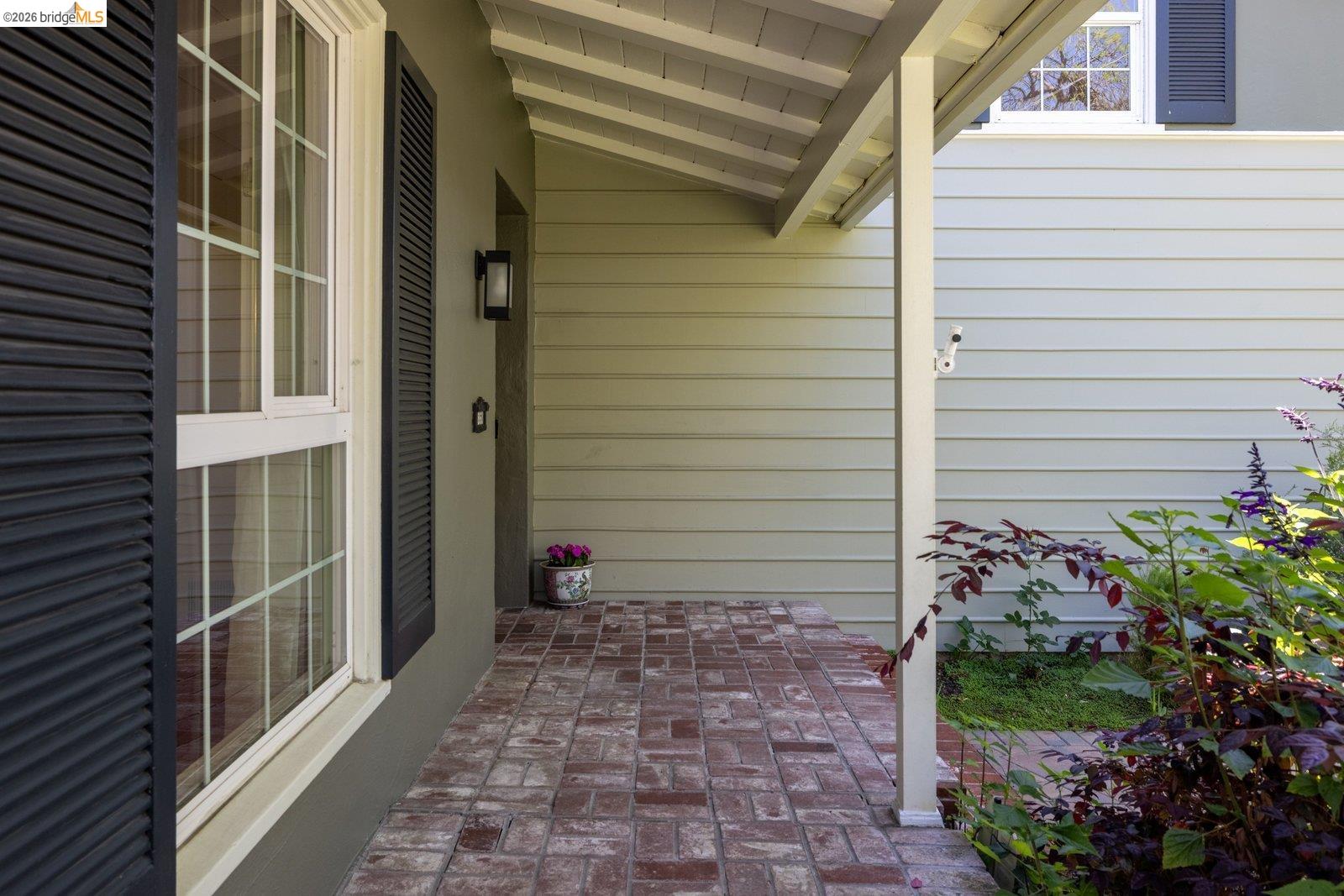 Detail Gallery Image 4 of 39 For 860 Superior Ave, San Leandro,  CA 94577 - 3 Beds | 1/1 Baths