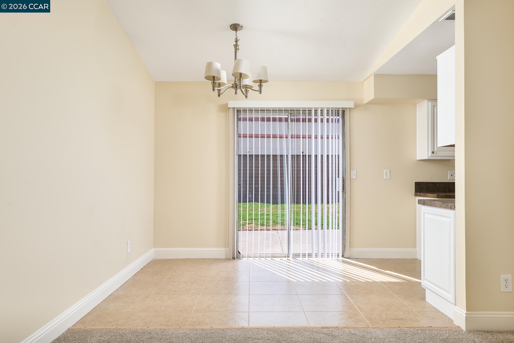 Detail Gallery Image 7 of 21 For 2018 Southwood Dr, Vacaville,  CA 95687 - 3 Beds | 1/1 Baths