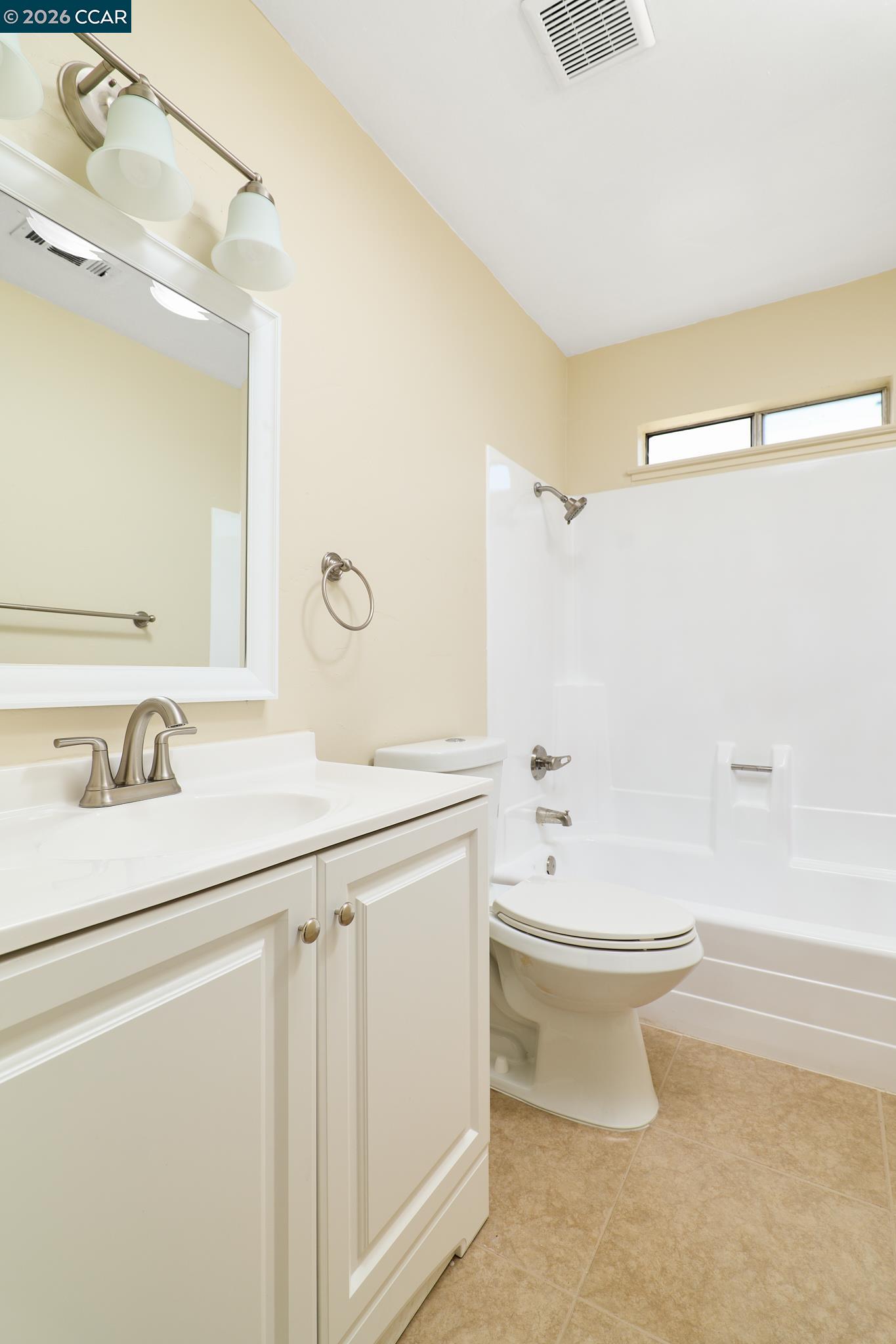 Detail Gallery Image 8 of 21 For 2018 Southwood Dr, Vacaville,  CA 95687 - 3 Beds | 1/1 Baths