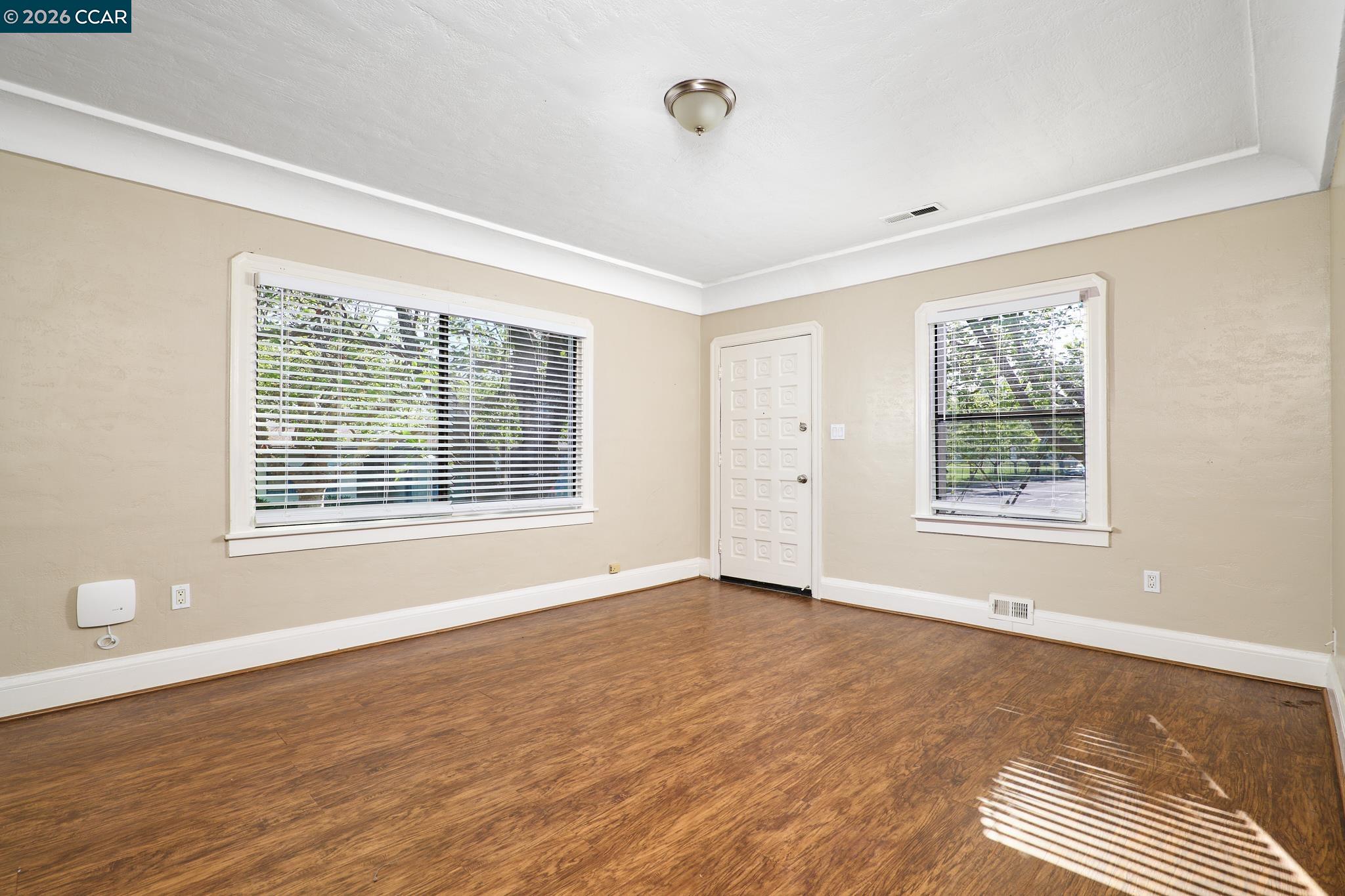 Detail Gallery Image 13 of 30 For 1440 Beach St, Vallejo,  CA 94590 - 3 Beds | 1 Baths