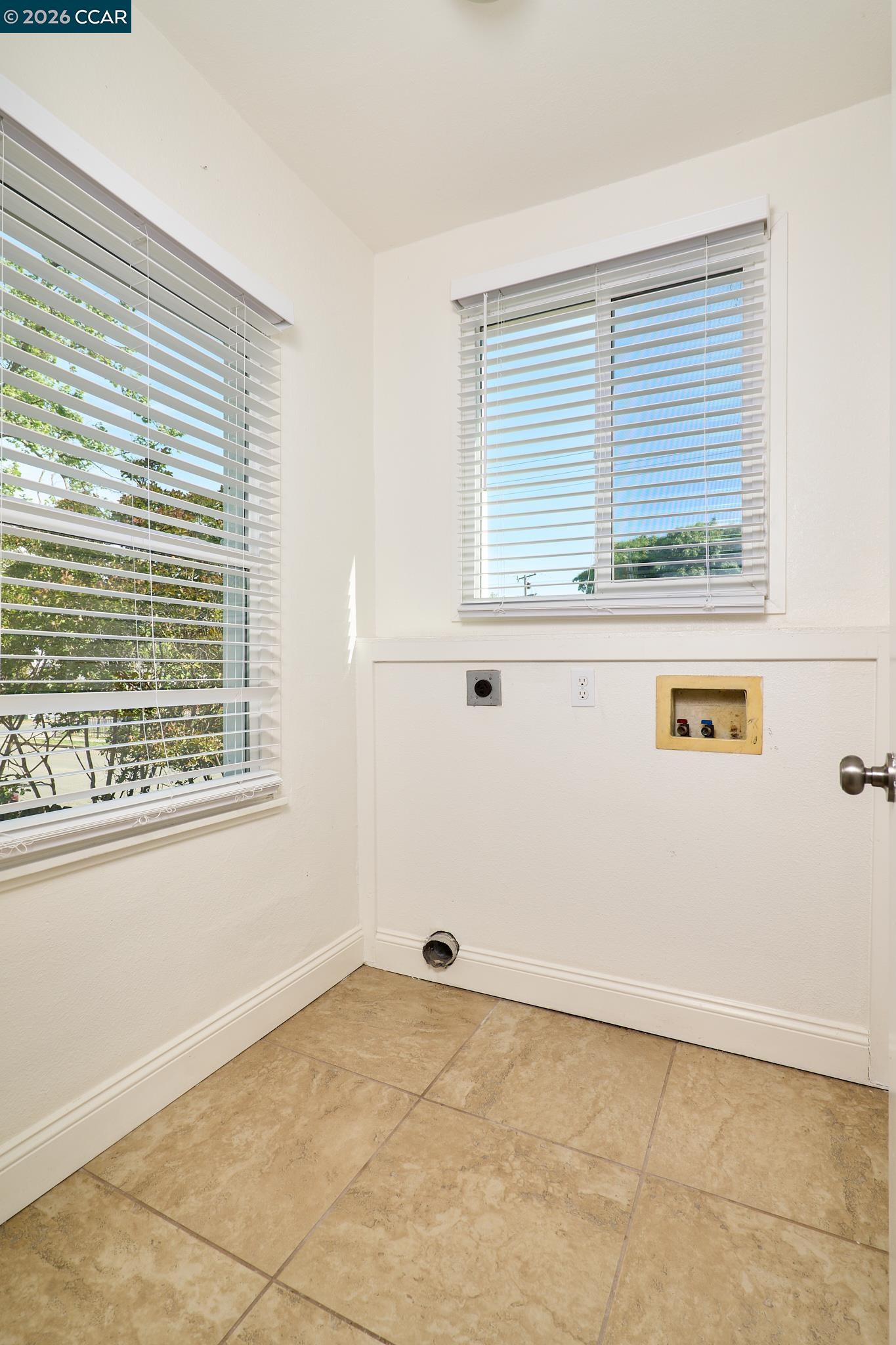 Detail Gallery Image 15 of 30 For 1440 Beach St, Vallejo,  CA 94590 - 3 Beds | 1 Baths
