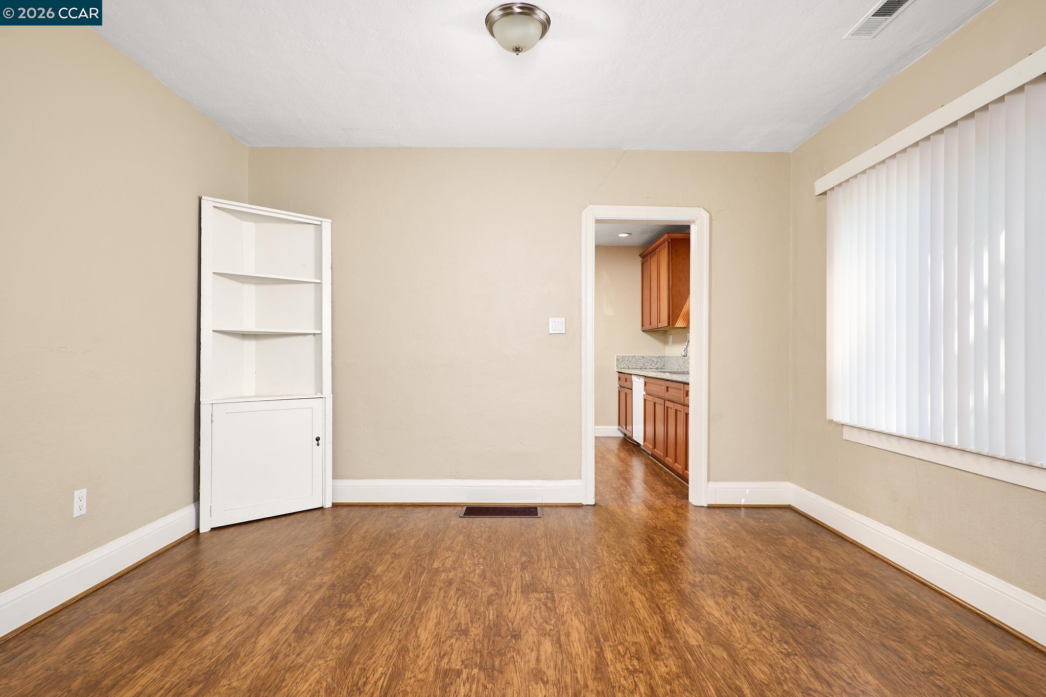 Detail Gallery Image 10 of 30 For 1440 Beach St, Vallejo,  CA 94590 - 3 Beds | 1 Baths