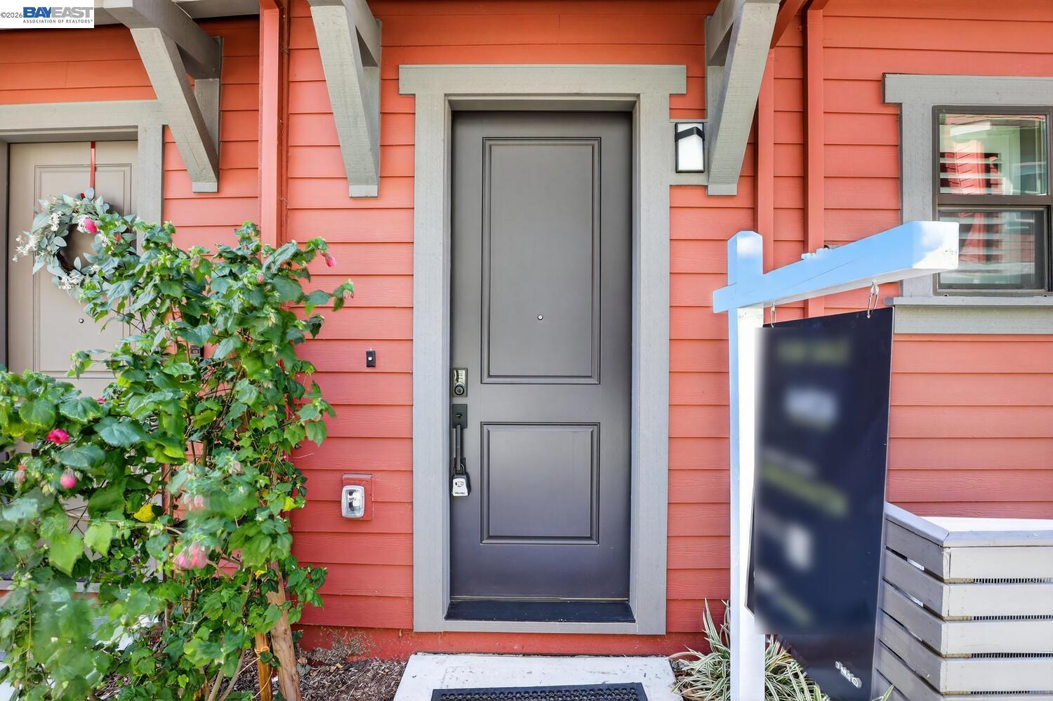 Detail Gallery Image 2 of 33 For 922 Noble Fir Ter #5,  Sunnyvale,  CA 94086 - 2 Beds | 2/1 Baths