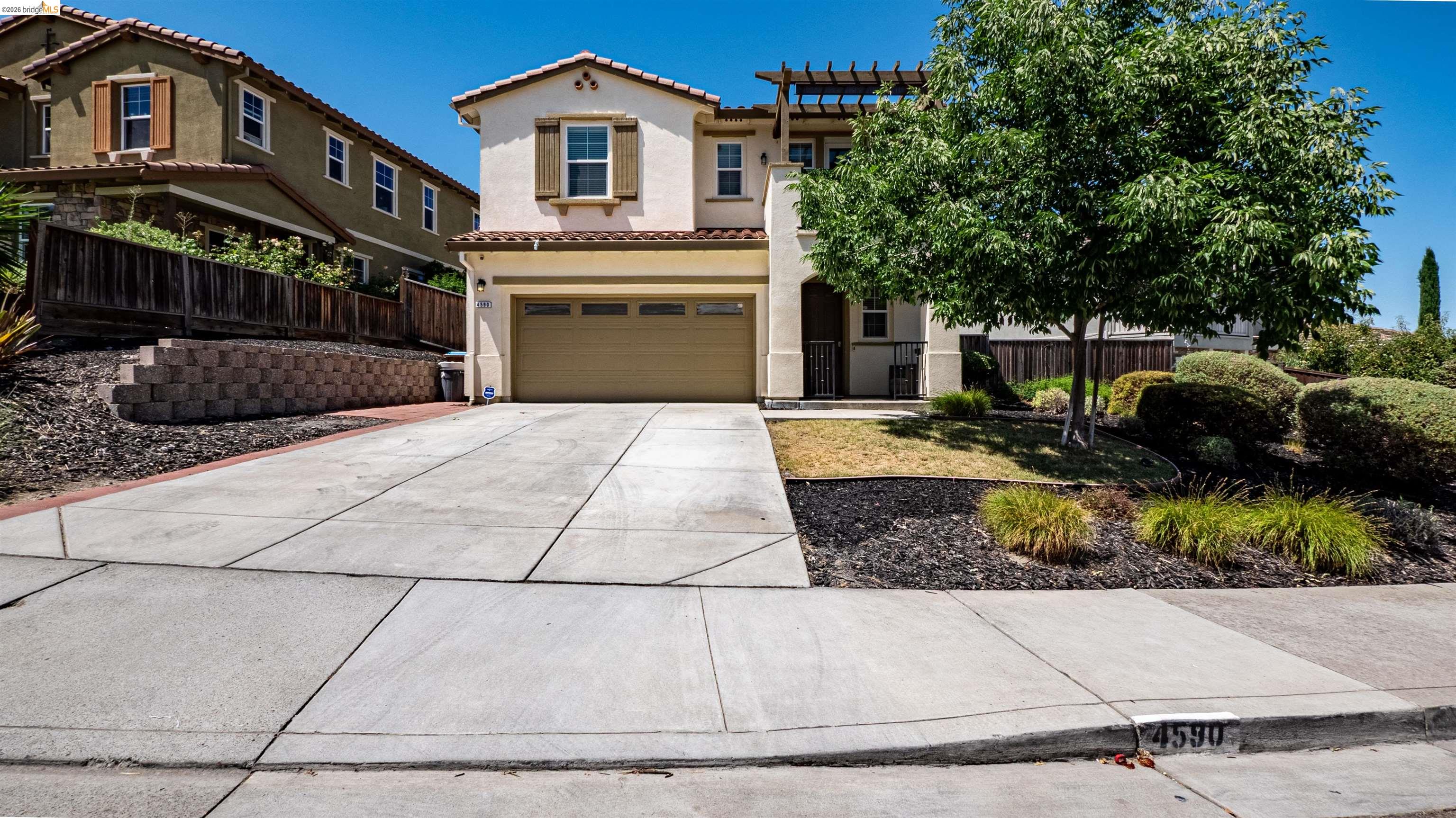 Detail Gallery Image 3 of 29 For 4590 Donegal Way, Antioch,  CA 94531 - 3 Beds | 2/1 Baths