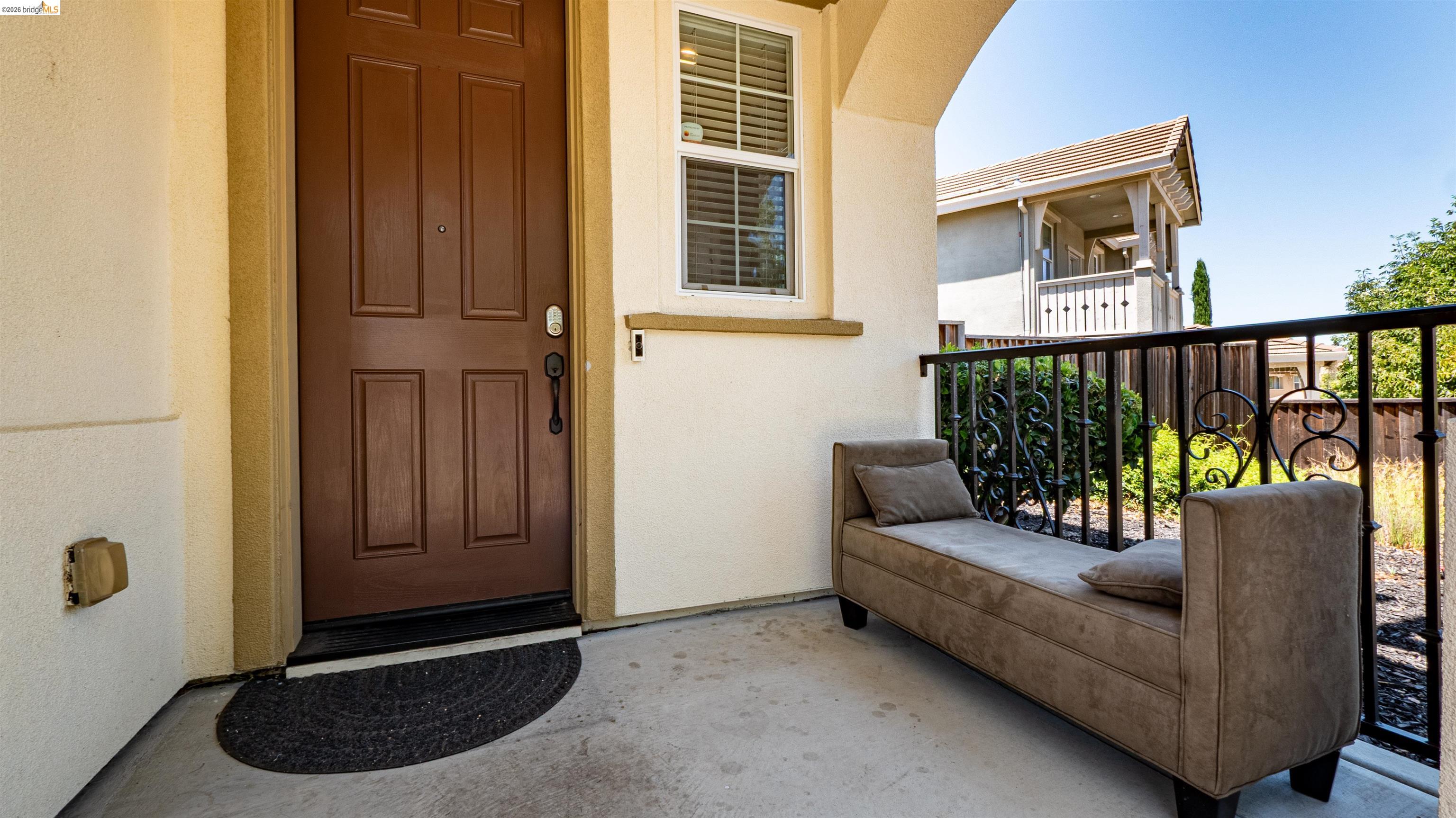Detail Gallery Image 4 of 29 For 4590 Donegal Way, Antioch,  CA 94531 - 3 Beds | 2/1 Baths