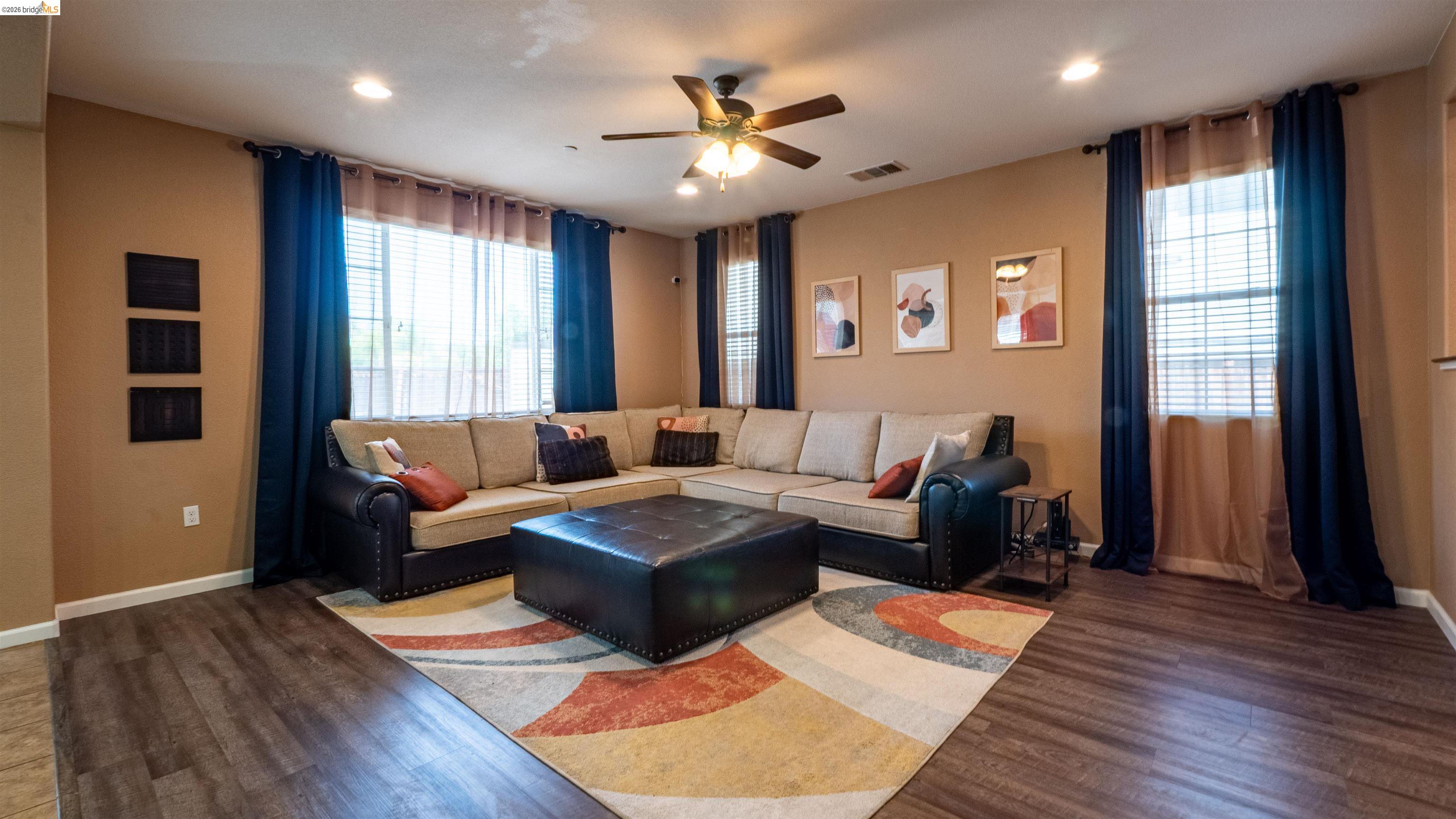 Detail Gallery Image 6 of 29 For 4590 Donegal Way, Antioch,  CA 94531 - 3 Beds | 2/1 Baths