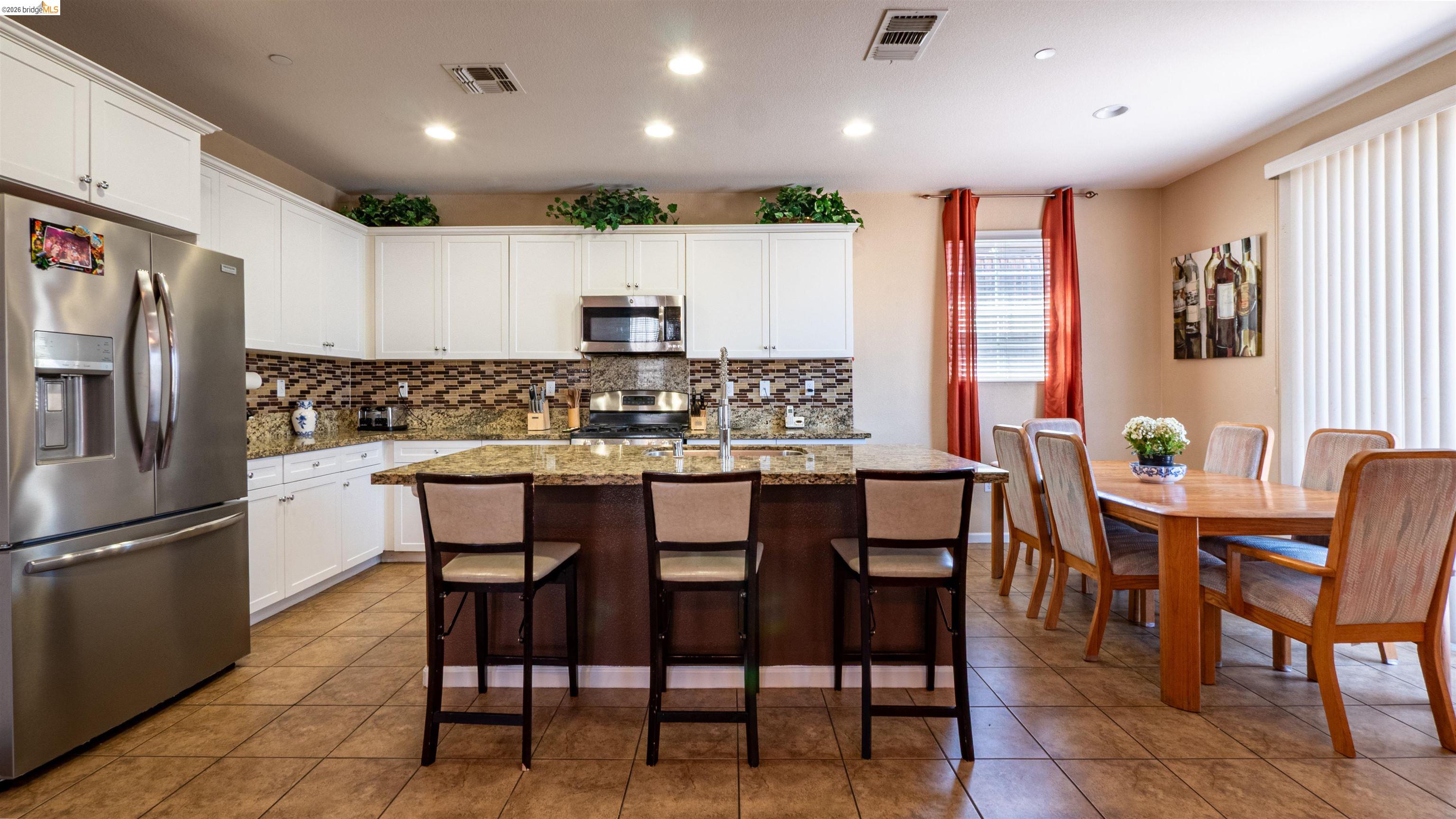 Detail Gallery Image 9 of 29 For 4590 Donegal Way, Antioch,  CA 94531 - 3 Beds | 2/1 Baths