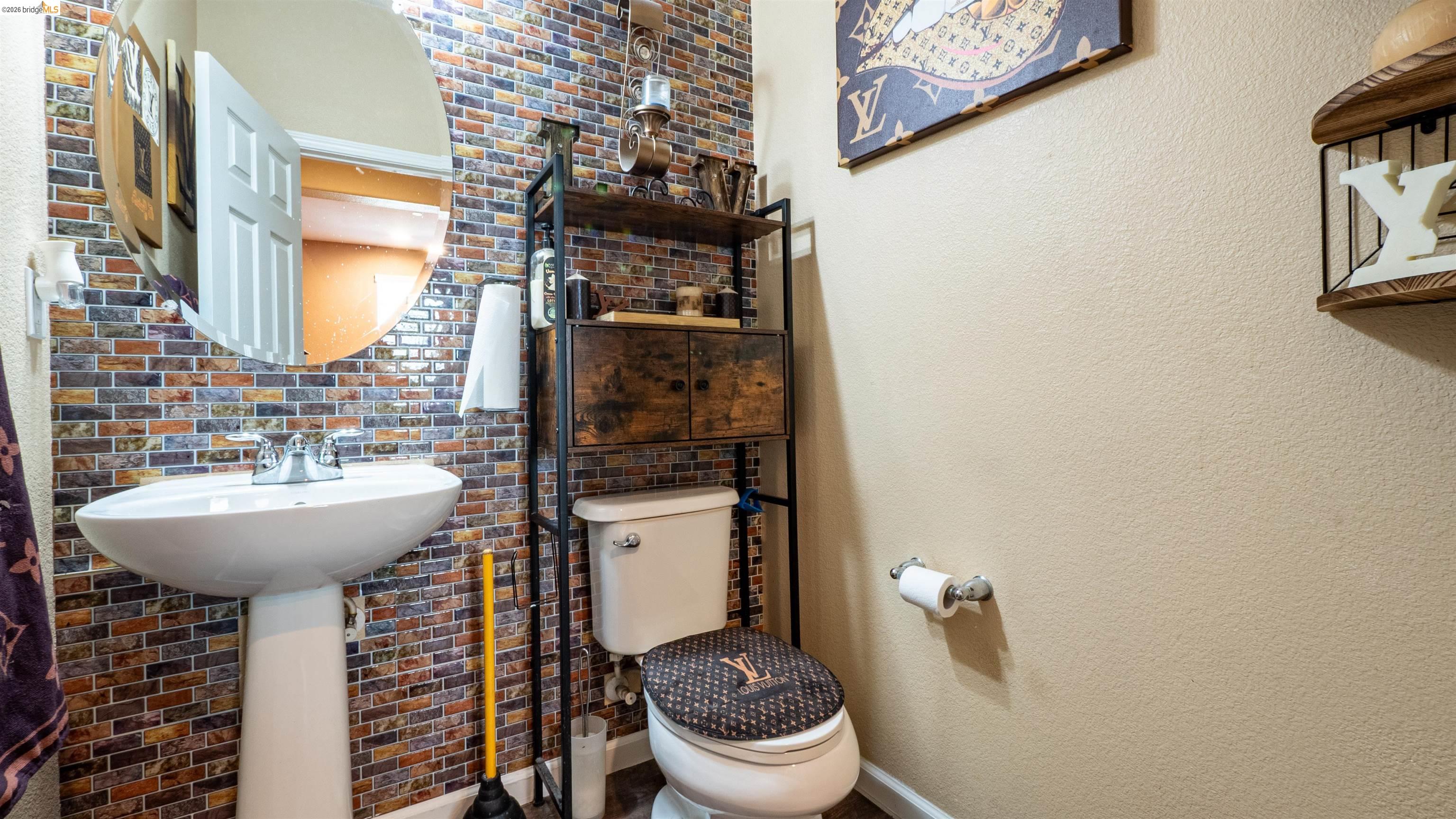 Detail Gallery Image 10 of 29 For 4590 Donegal Way, Antioch,  CA 94531 - 3 Beds | 2/1 Baths