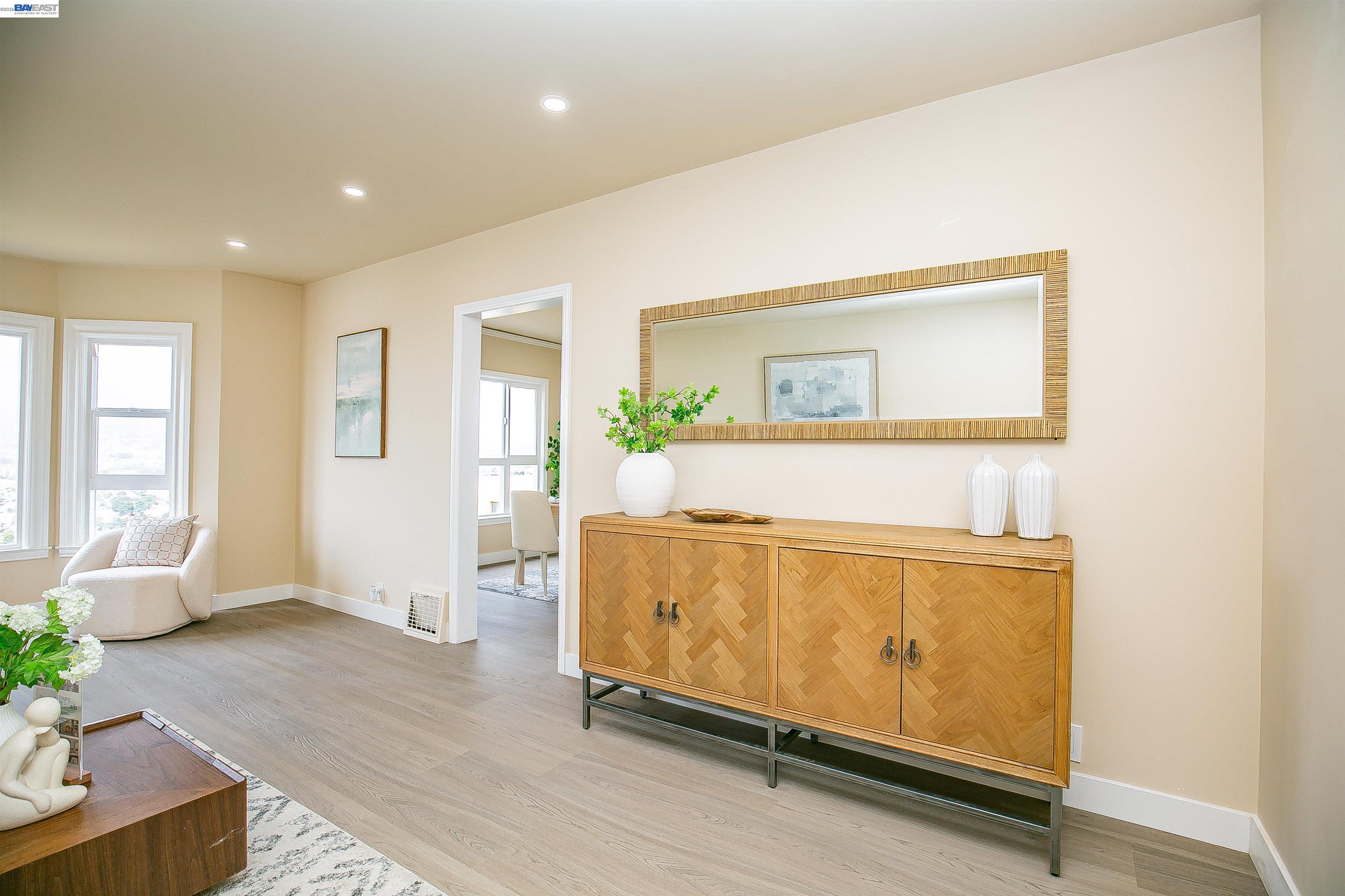 Detail Gallery Image 11 of 55 For 224 Shields Street, San Francisco,  CA 94132 - 3 Beds | 4 Baths