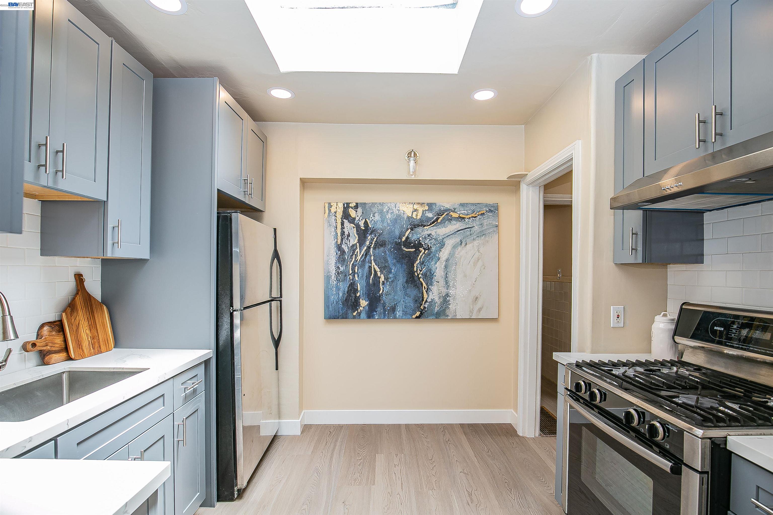 Detail Gallery Image 23 of 55 For 224 Shields Street, San Francisco,  CA 94132 - 3 Beds | 4 Baths