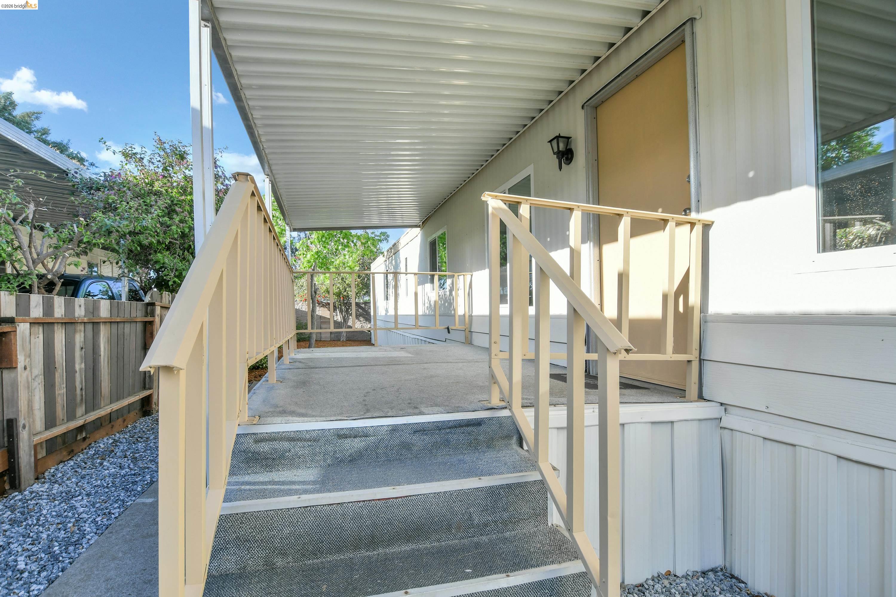 Detail Gallery Image 2 of 25 For 14 Del Rio, Pittsburg,  CA 94565 - 2 Beds | 2 Baths