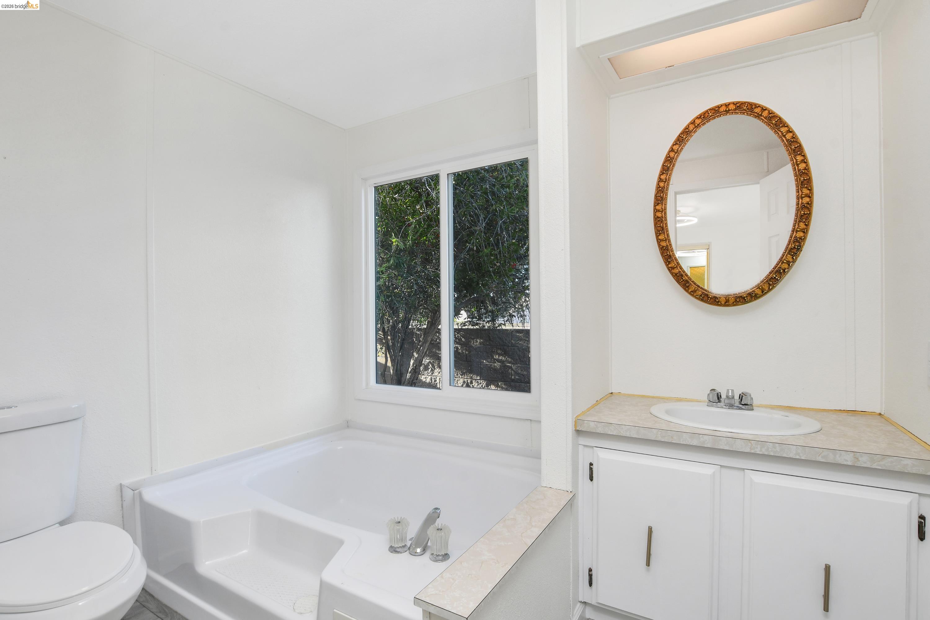 Detail Gallery Image 14 of 25 For 14 Del Rio, Pittsburg,  CA 94565 - 2 Beds | 2 Baths