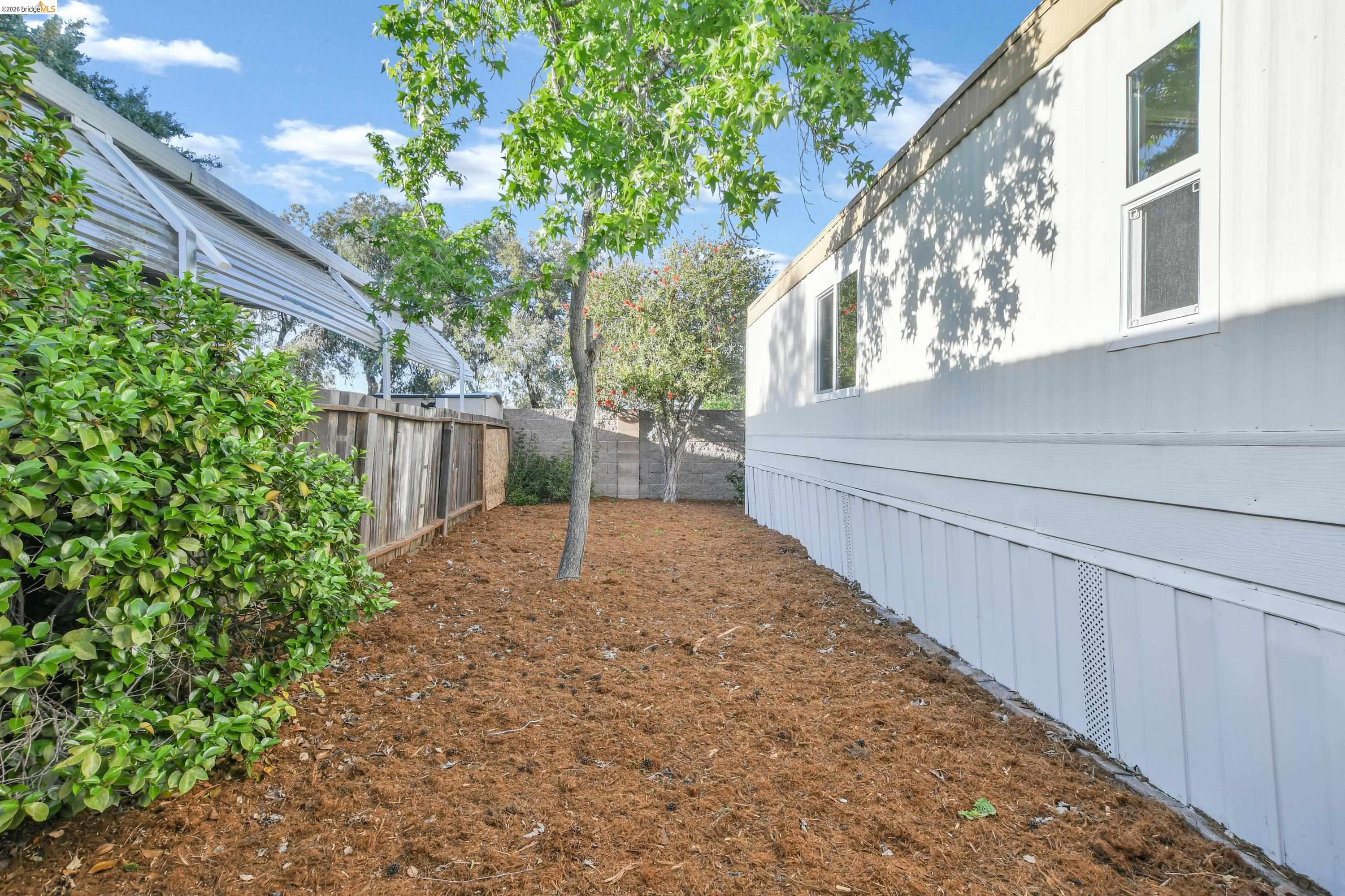 Detail Gallery Image 15 of 25 For 14 Del Rio, Pittsburg,  CA 94565 - 2 Beds | 2 Baths