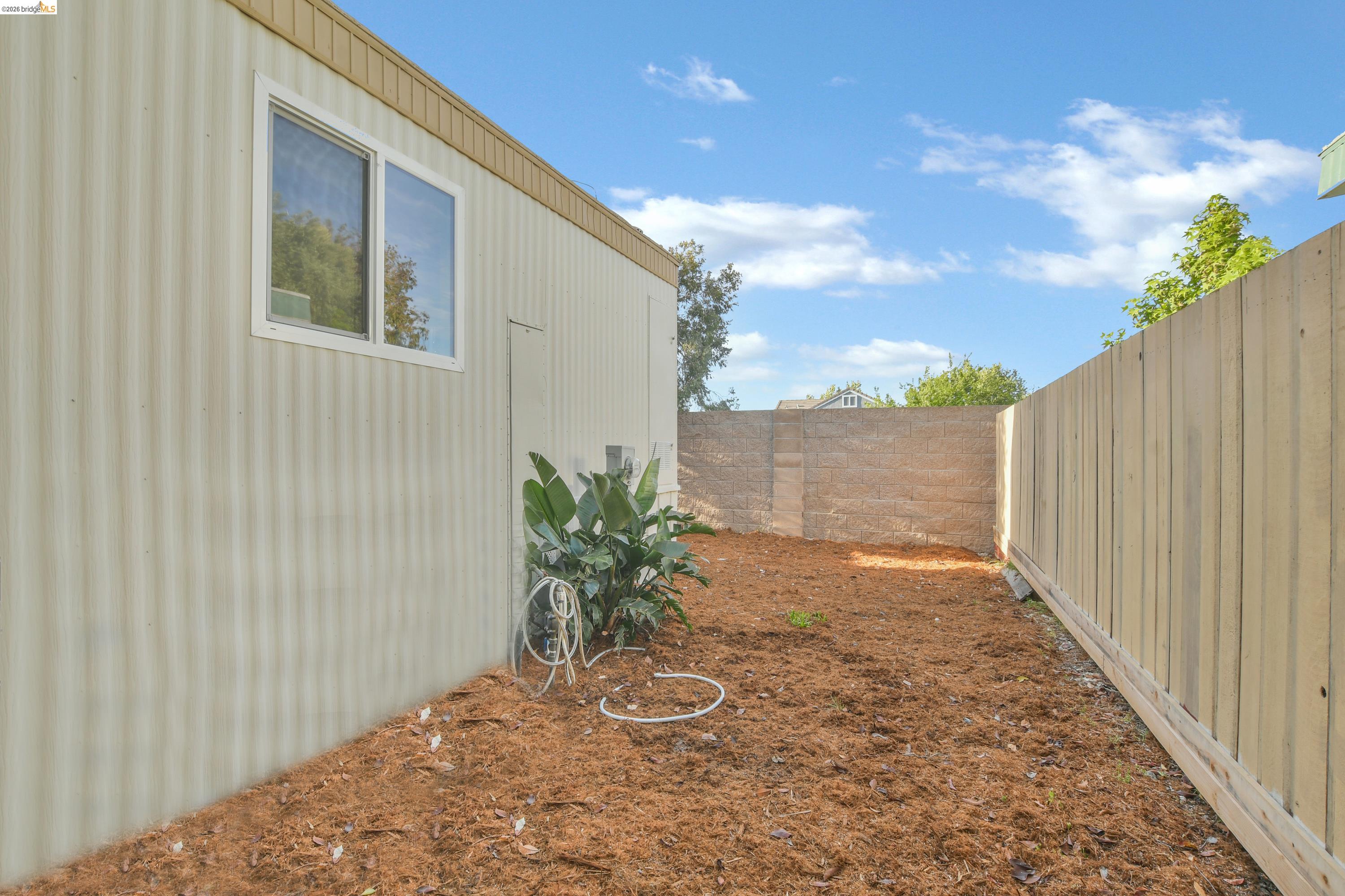 Detail Gallery Image 17 of 25 For 14 Del Rio, Pittsburg,  CA 94565 - 2 Beds | 2 Baths