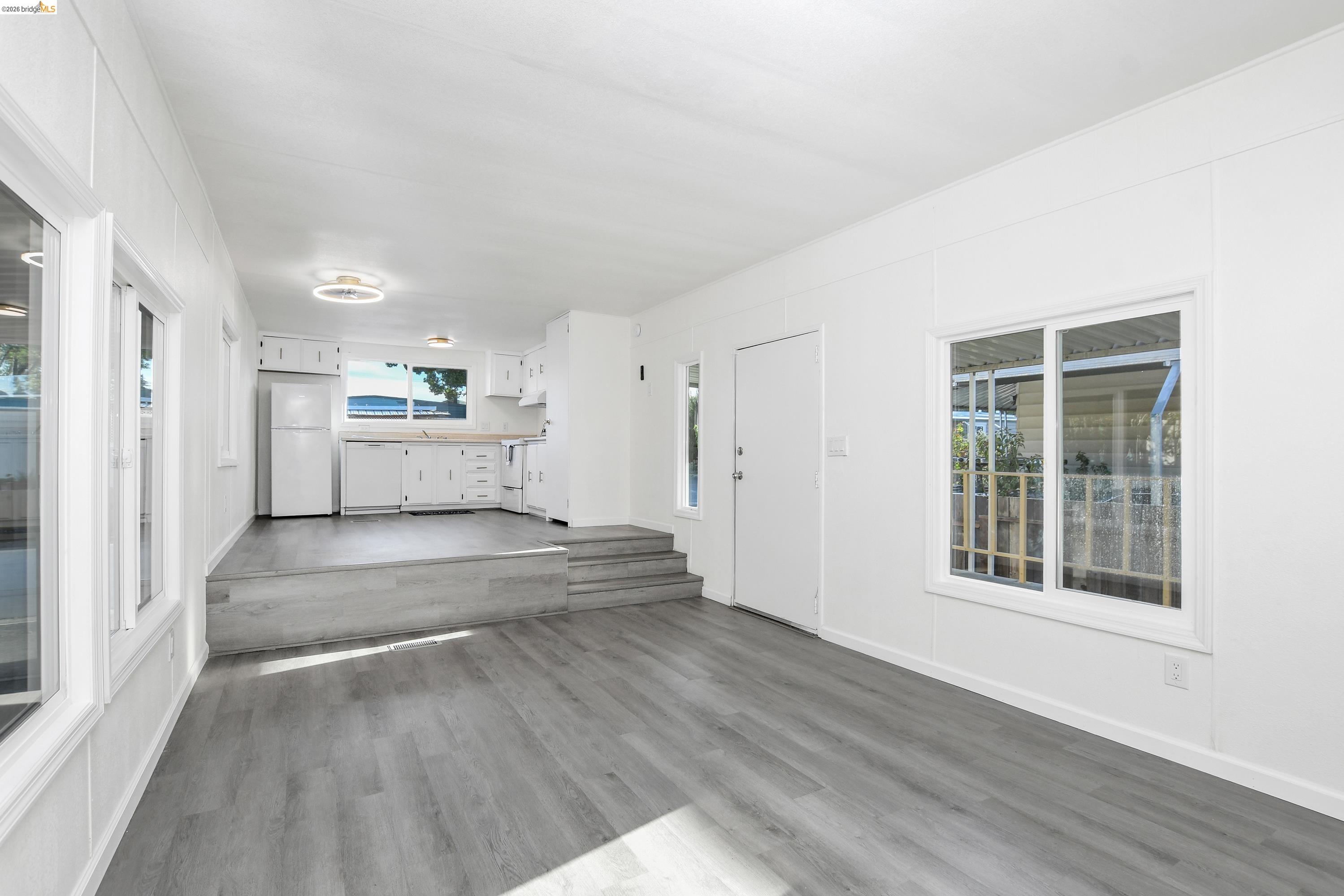 Detail Gallery Image 4 of 25 For 14 Del Rio, Pittsburg,  CA 94565 - 2 Beds | 2 Baths