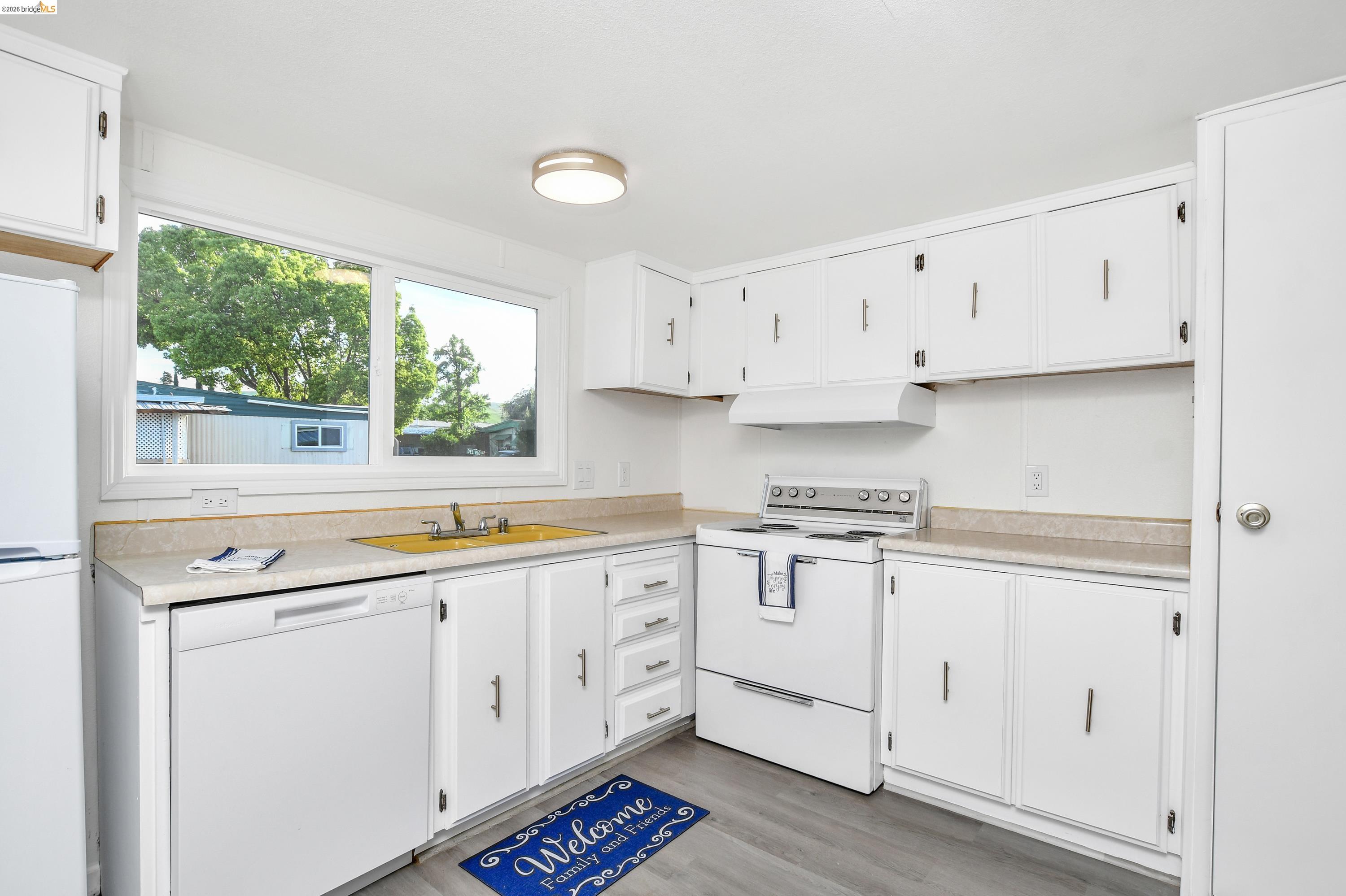 Detail Gallery Image 7 of 25 For 14 Del Rio, Pittsburg,  CA 94565 - 2 Beds | 2 Baths