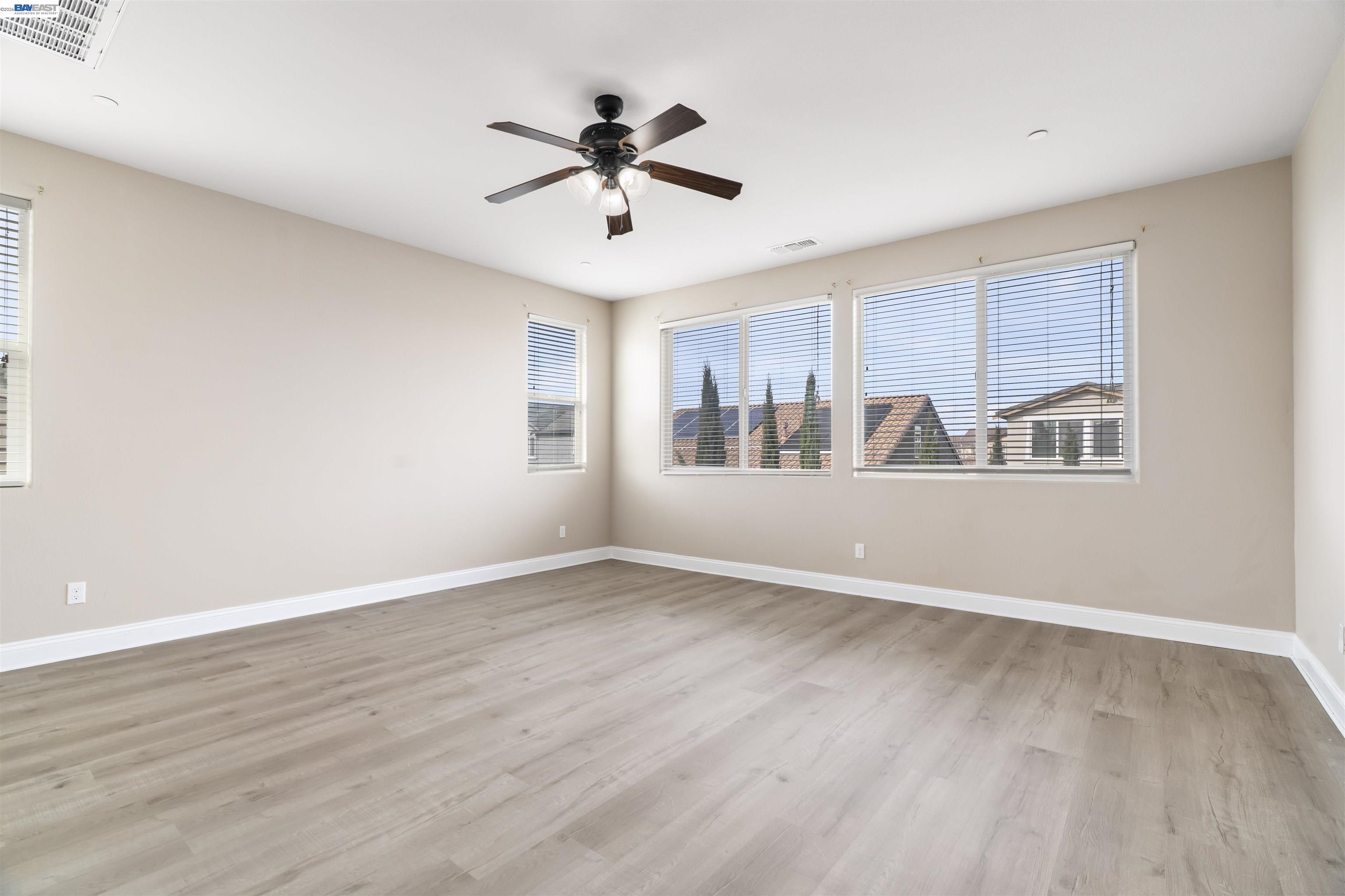 Detail Gallery Image 23 of 29 For 967 Dainty Ave., Brentwood,  CA 94513 - 6 Beds | 4 Baths