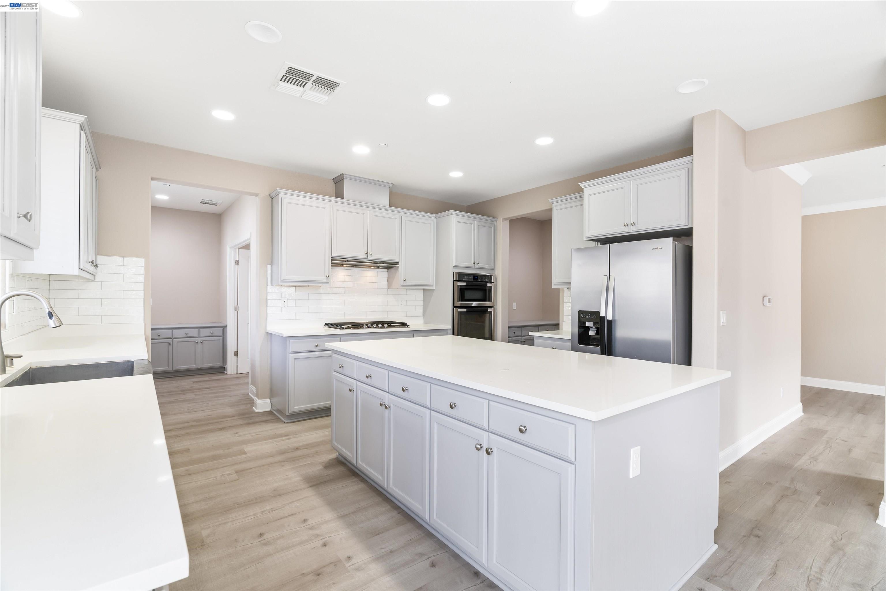 Detail Gallery Image 8 of 29 For 967 Dainty Ave., Brentwood,  CA 94513 - 6 Beds | 4 Baths