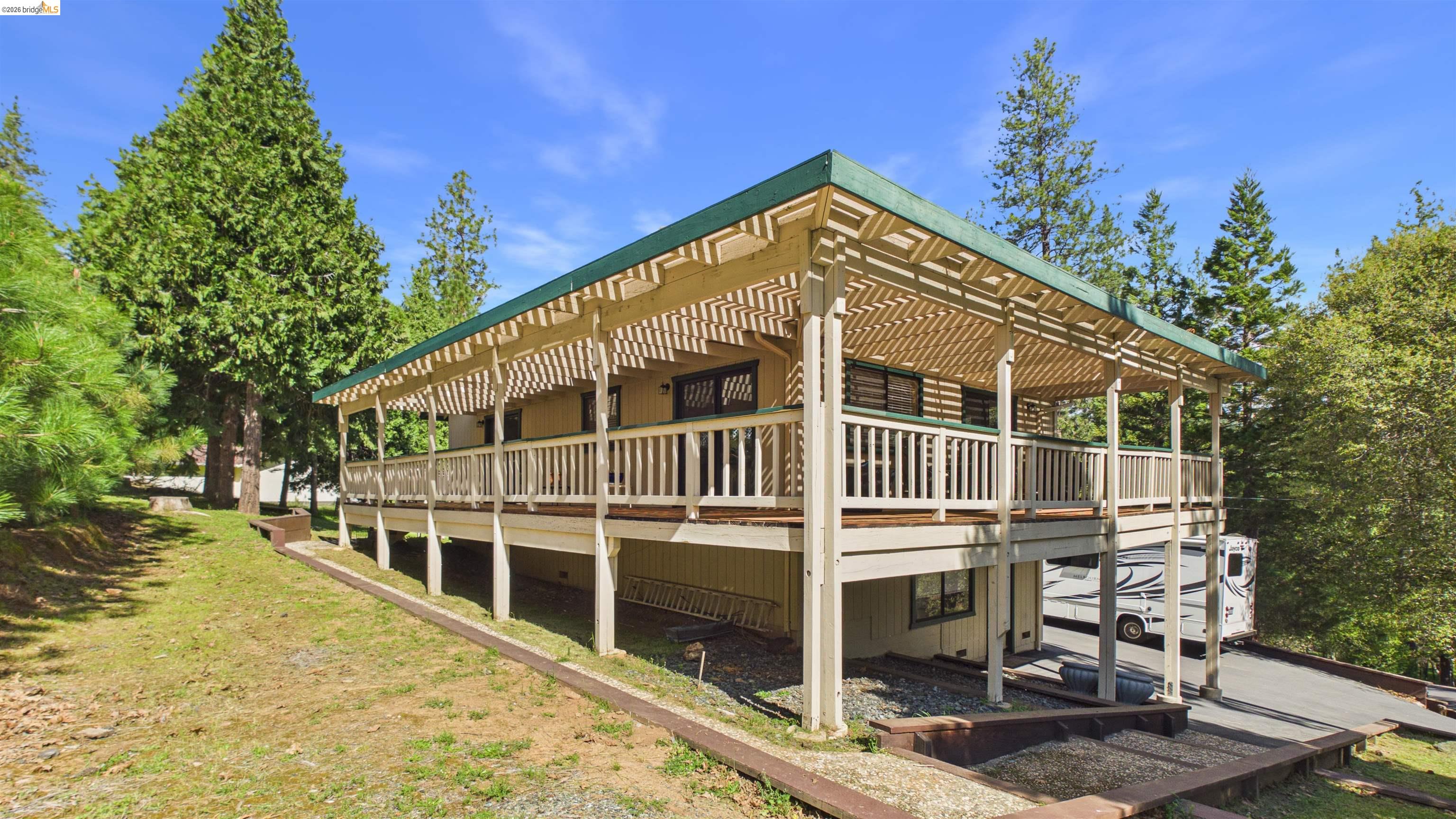 Detail Gallery Image 2 of 41 For 13010 Wells Fargo Dr, Groveland,  CA 95321 - 3 Beds | 2 Baths