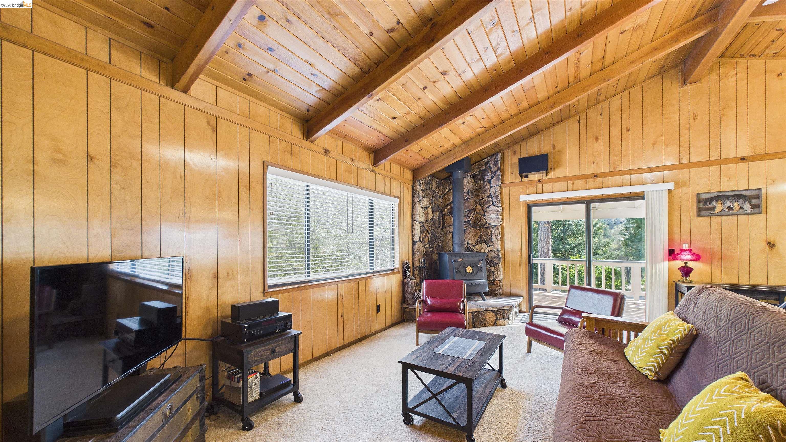 Detail Gallery Image 6 of 41 For 13010 Wells Fargo Dr, Groveland,  CA 95321 - 3 Beds | 2 Baths