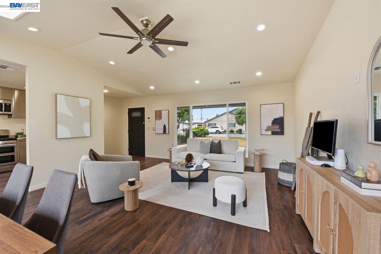 Detail Gallery Image 8 of 30 For 4754 Hazelwood Ave, Fremont,  CA 94536 - 3 Beds | 2 Baths