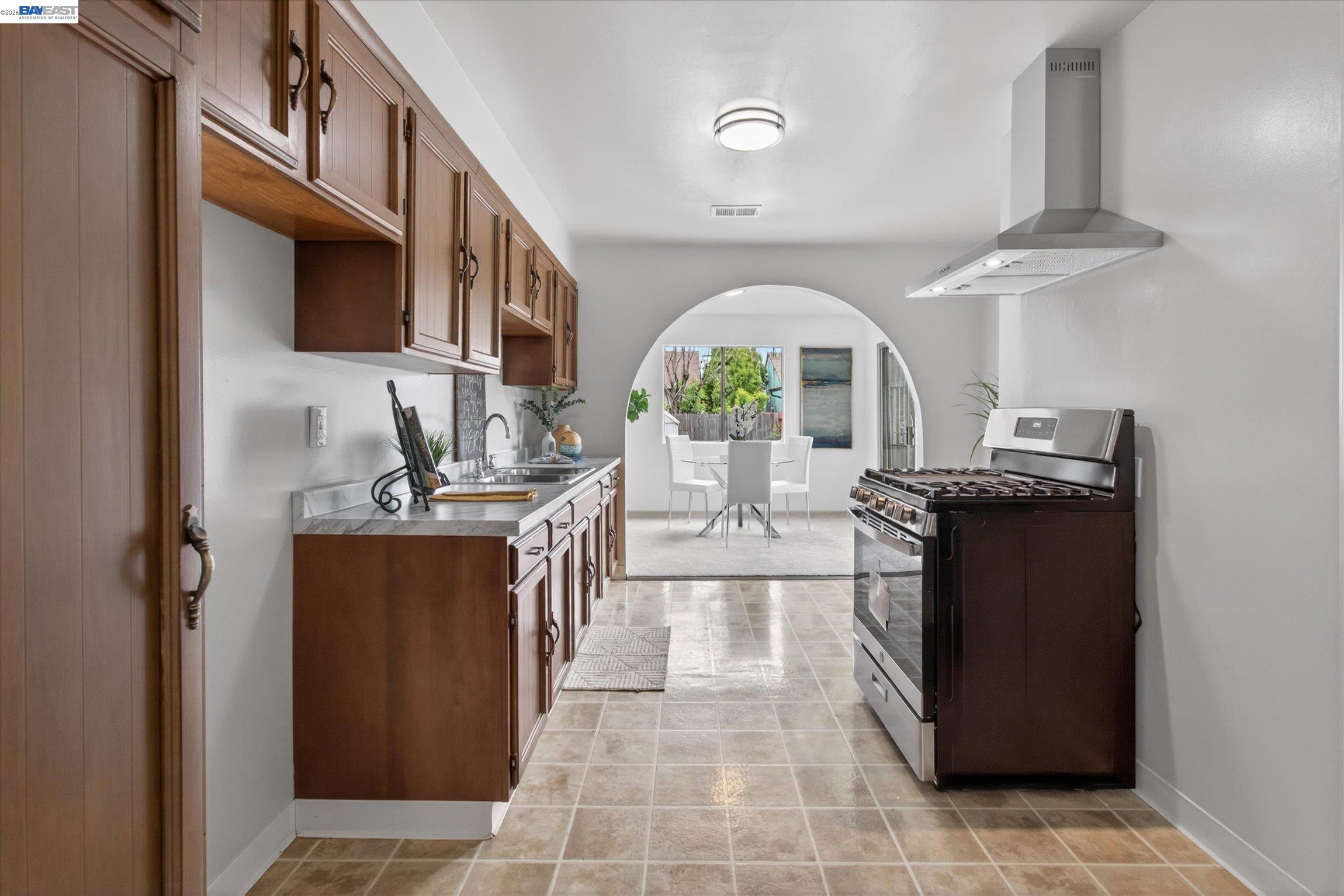 Detail Gallery Image 10 of 27 For 910 Miller Ave, Vallejo,  CA 94591 - 3 Beds | 2 Baths